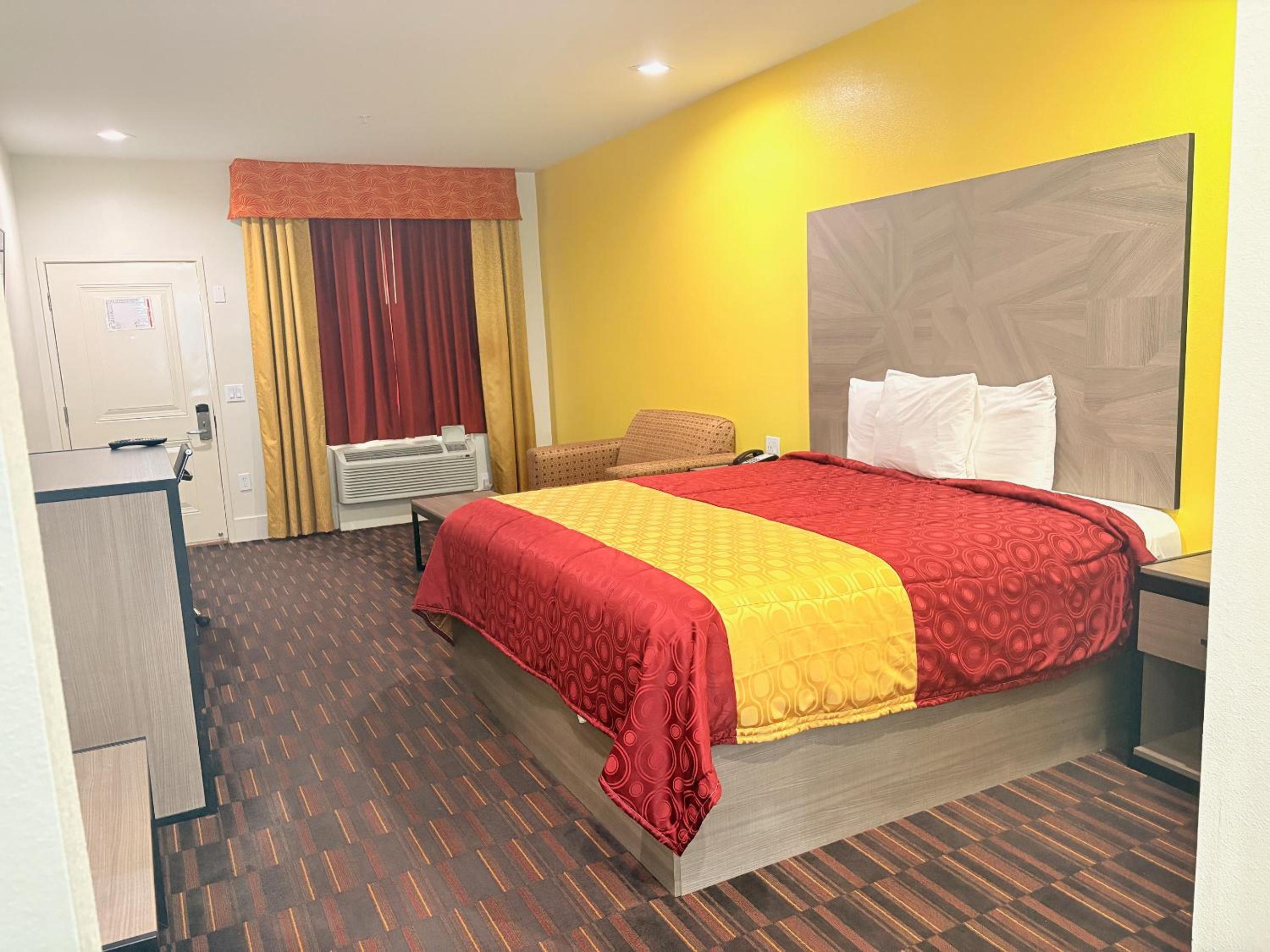 Standard King Room - Photo 1