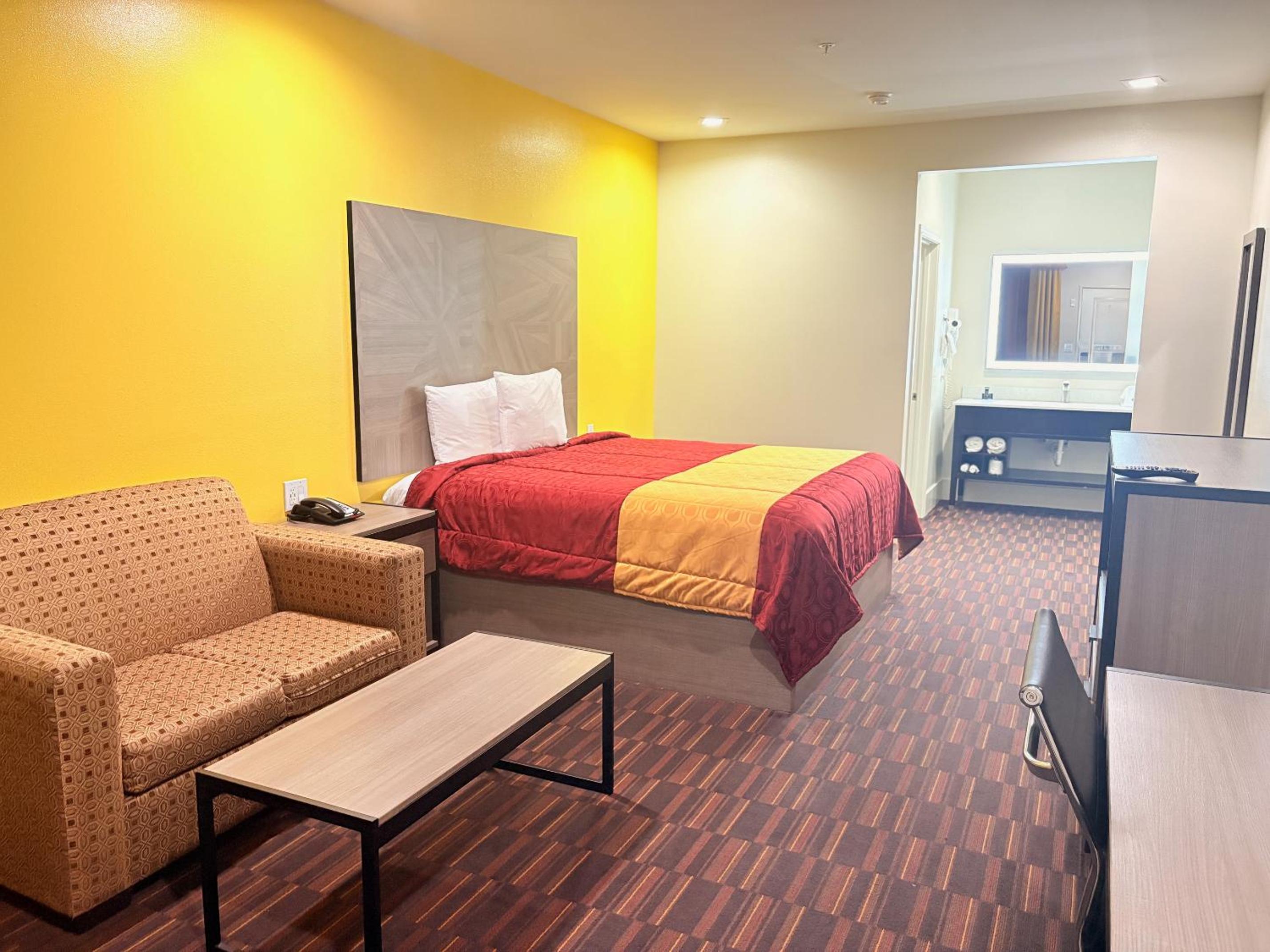 Standard King Room - Photo 2
