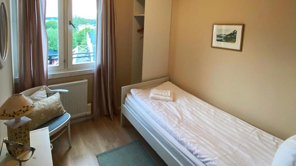 Single Room with Bathroom photo 1