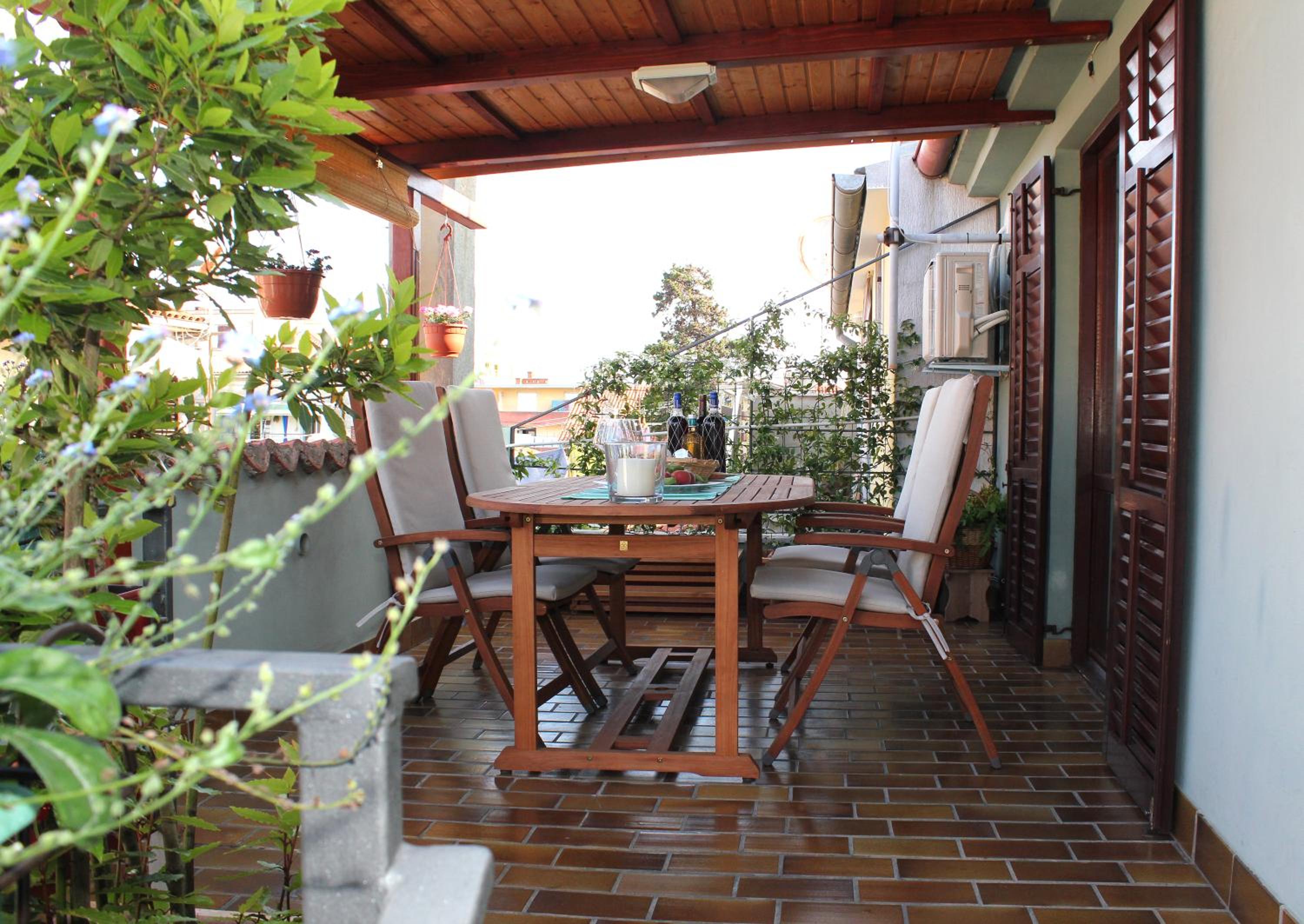 Apartment with Terrace - Photo 19