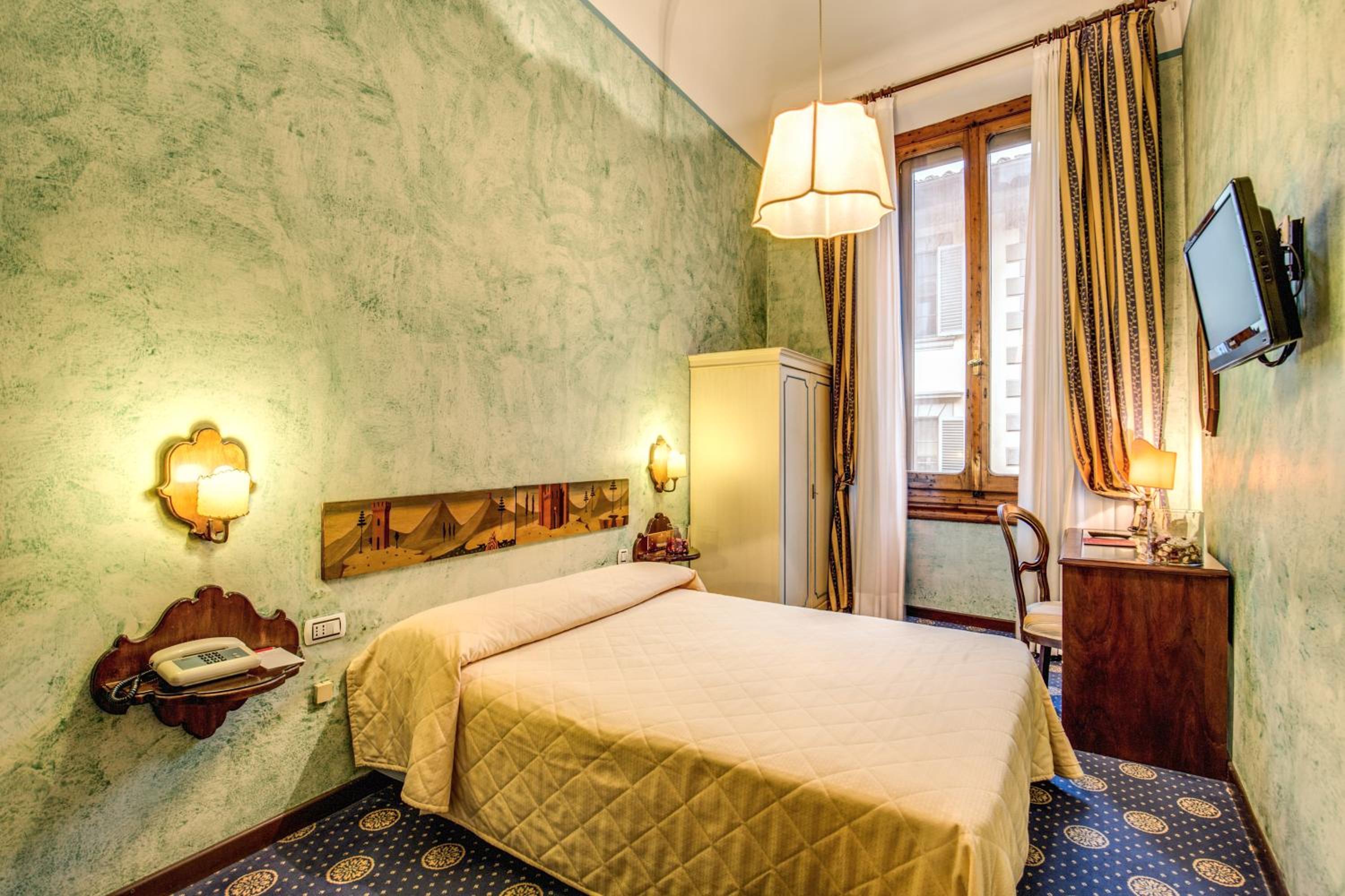 Single Room photo 2