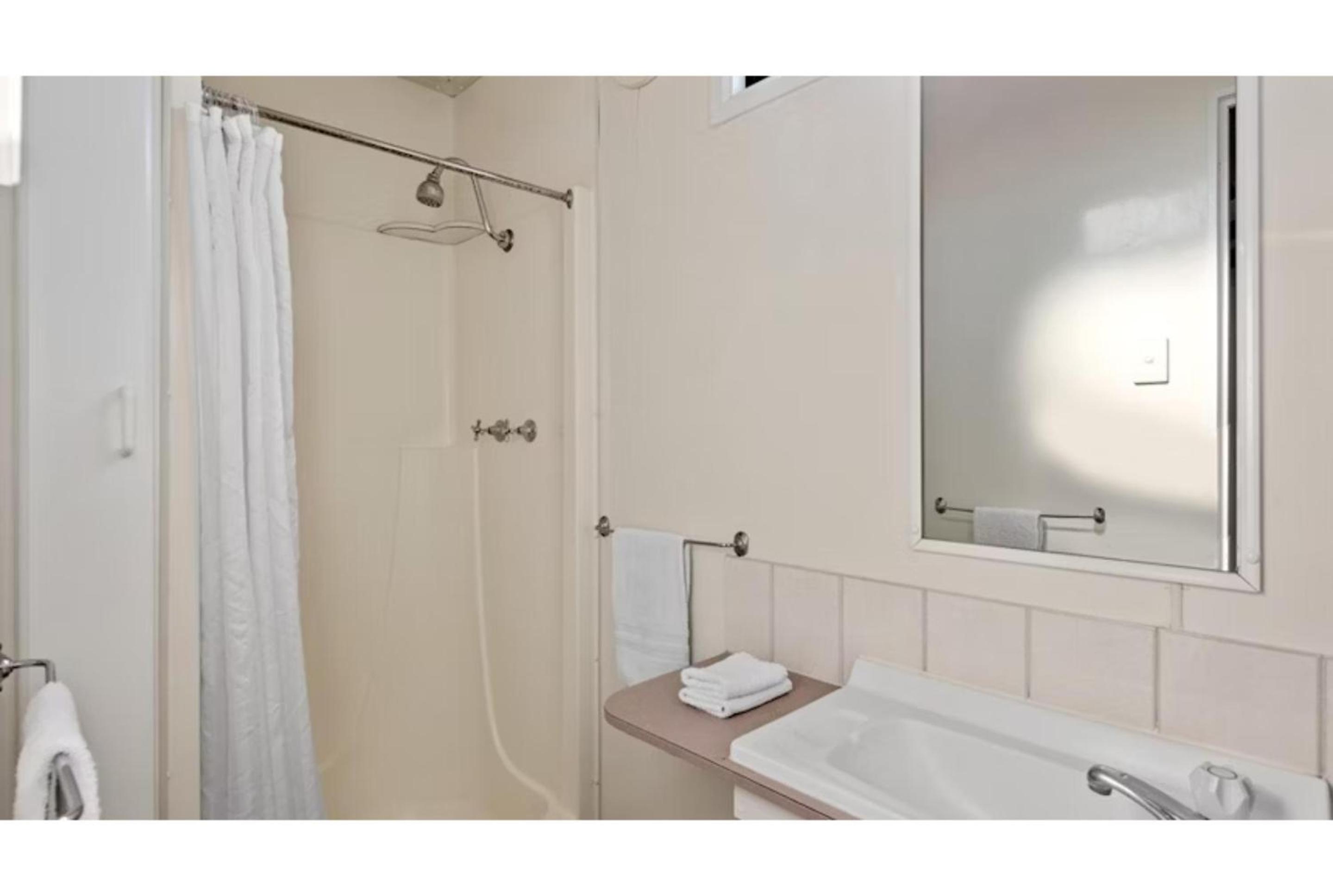 Standard Studio Cabin - Pet Friendly