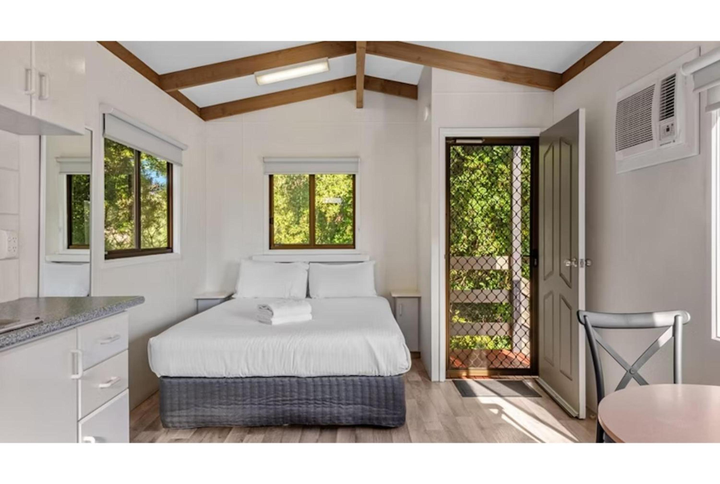 Standard Studio Cabin - Pet Friendly