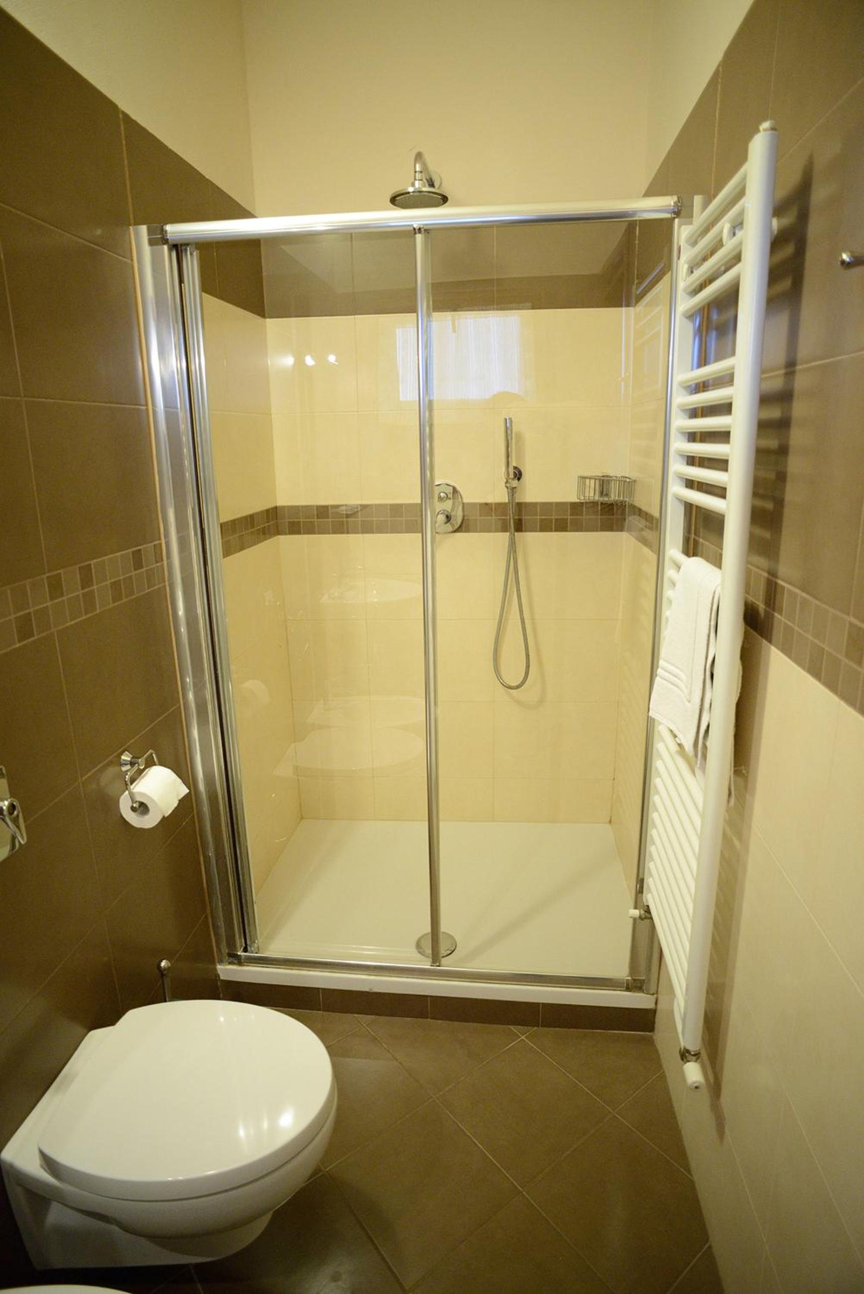 Quadruple Room - Photo 2