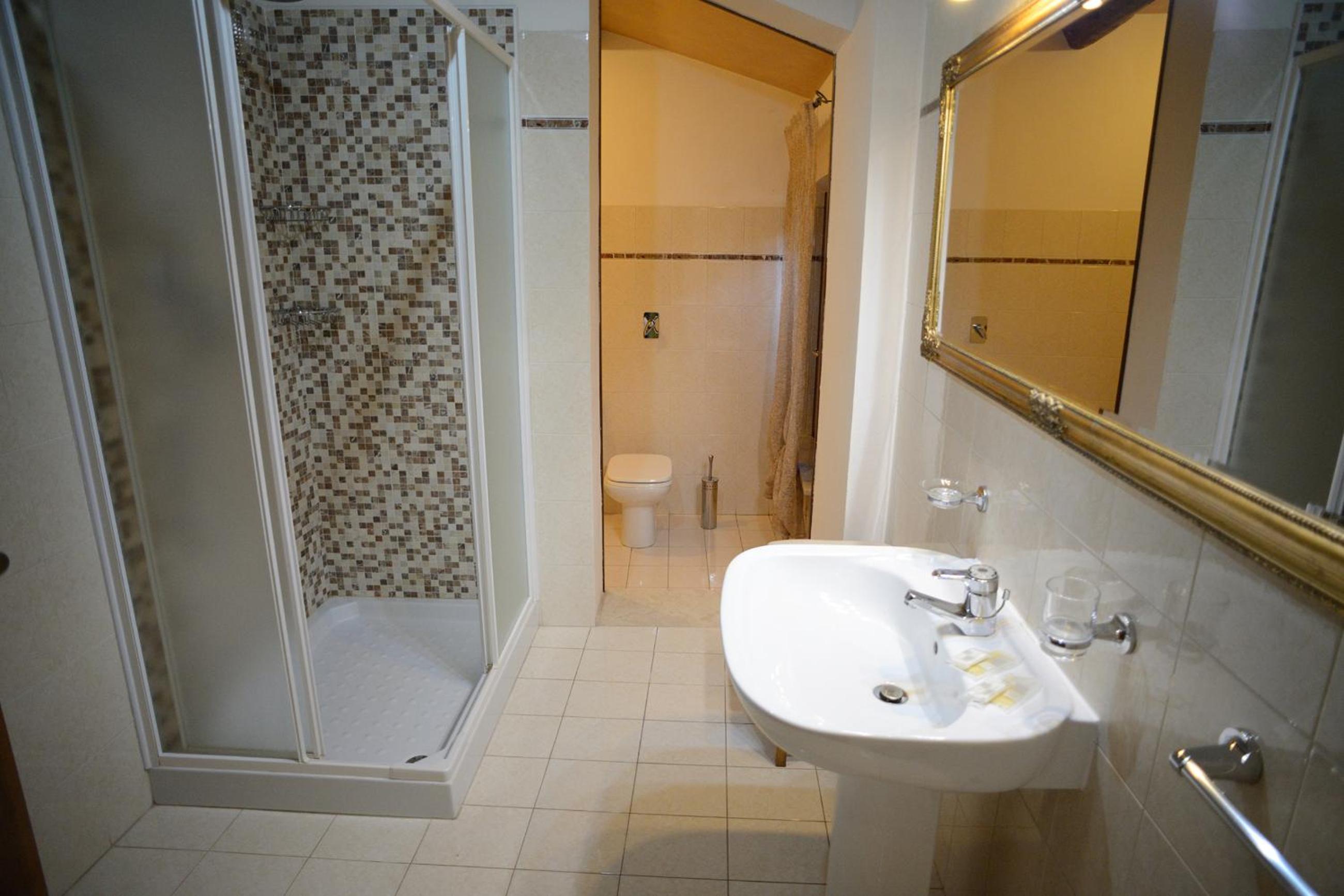 Triple Room - Photo 5