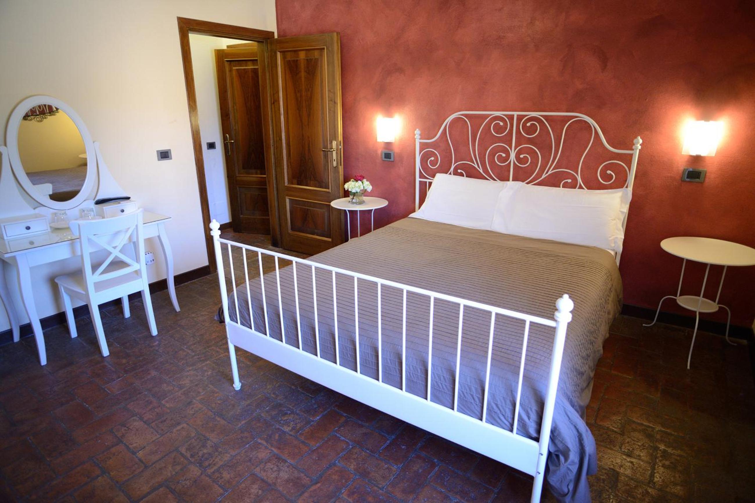 Two Connecting Double Rooms - Photo 5