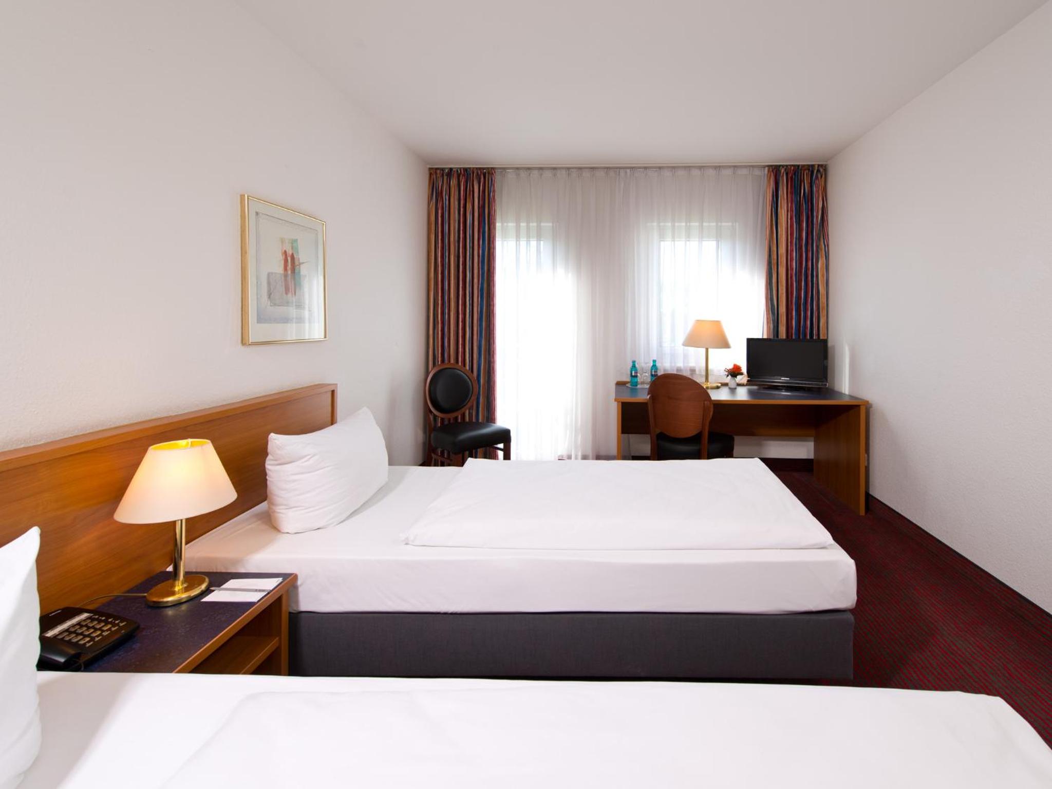 Business Double Room - Photo 7