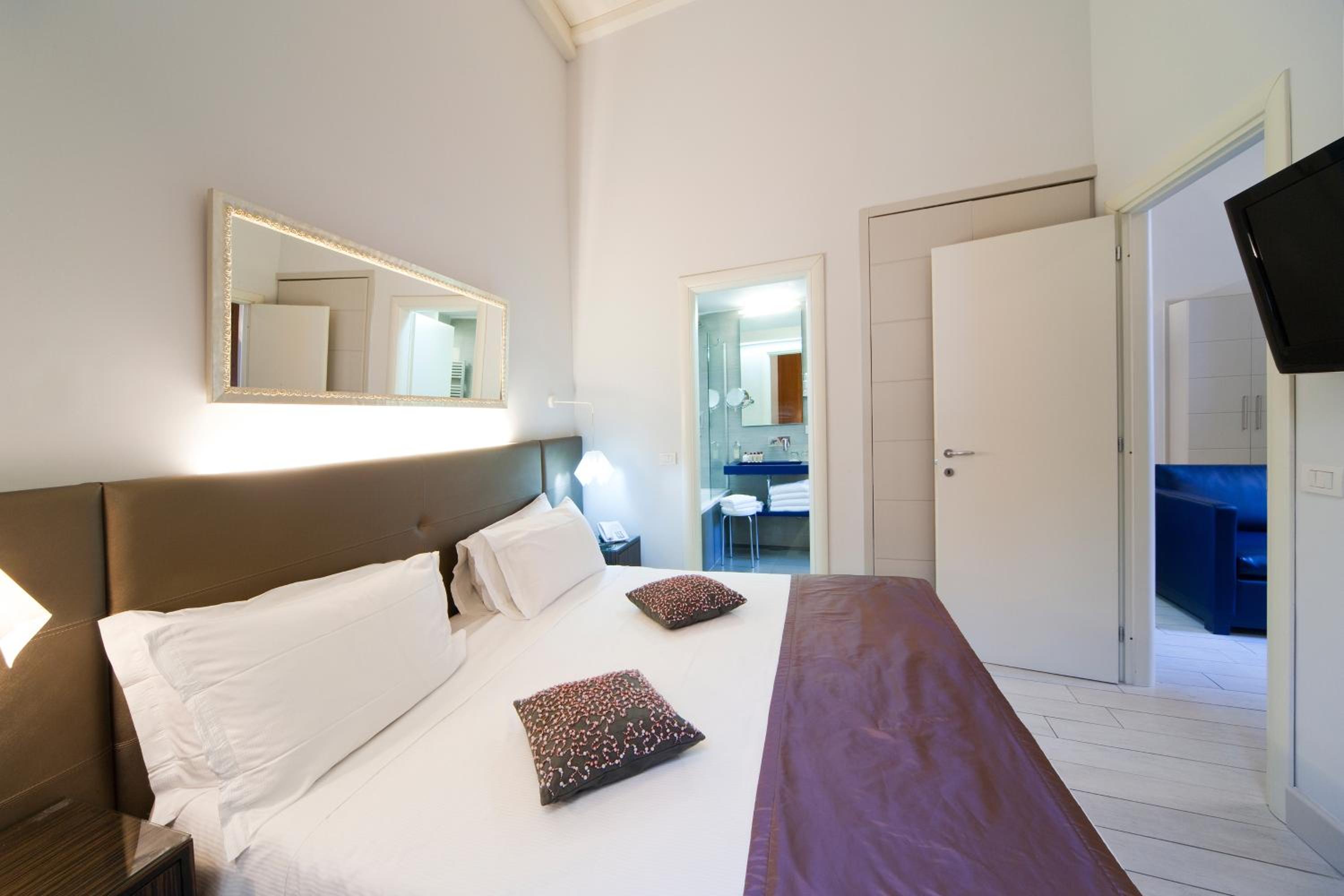 Suite (3 Adults) photo 2
