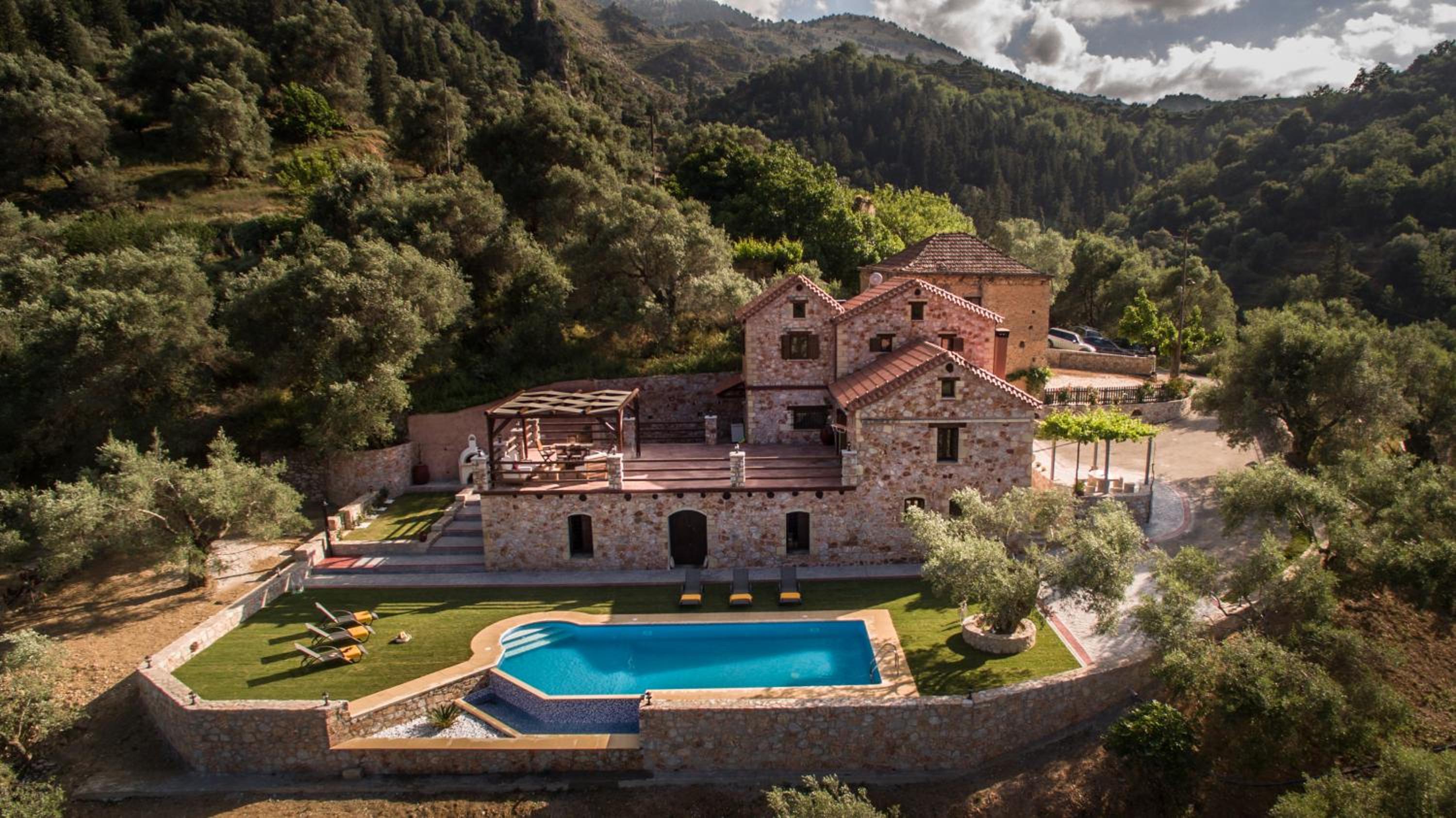 Villa with Private Pool photo 3