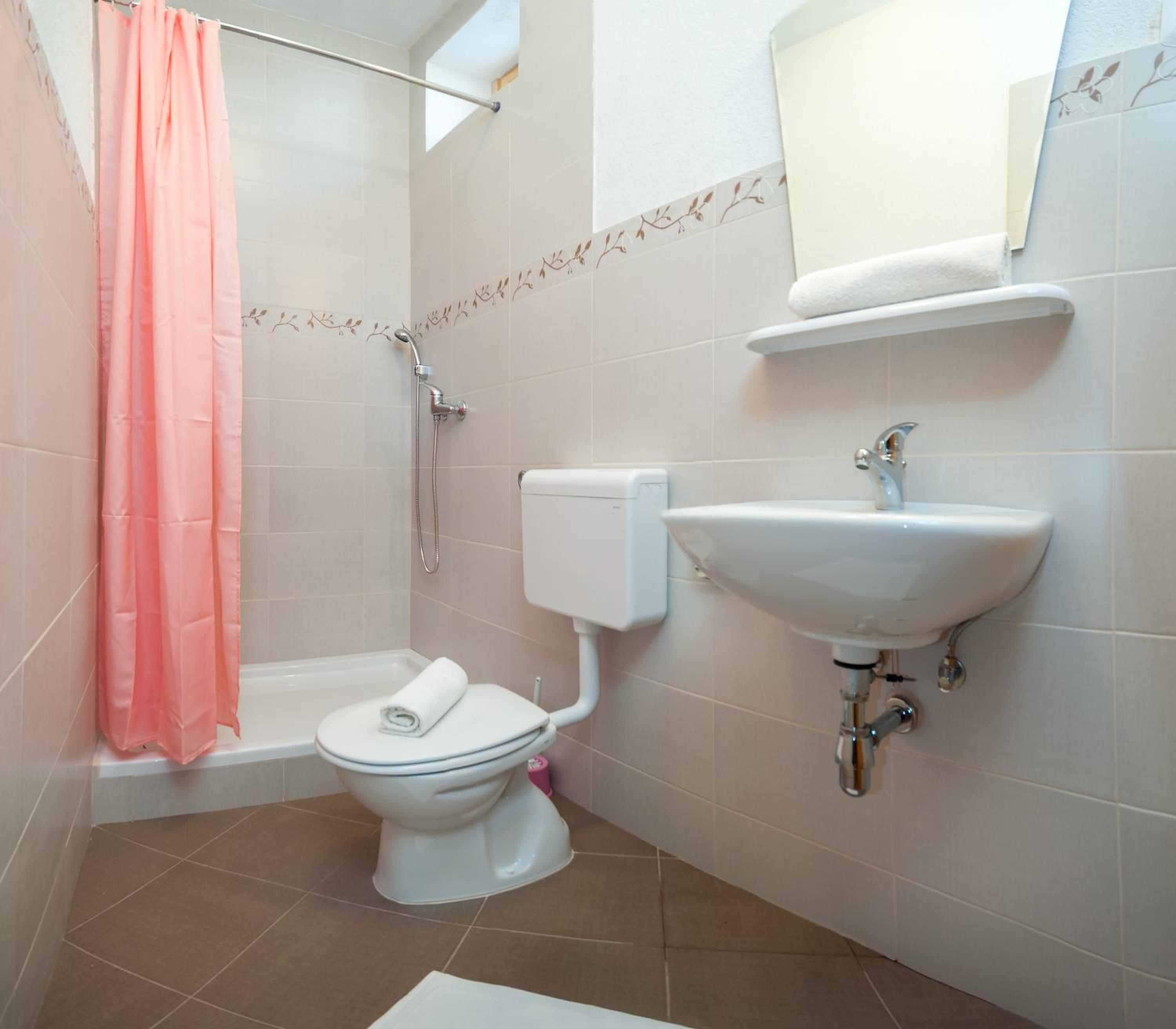 Apartment - Ground Floor photo 3