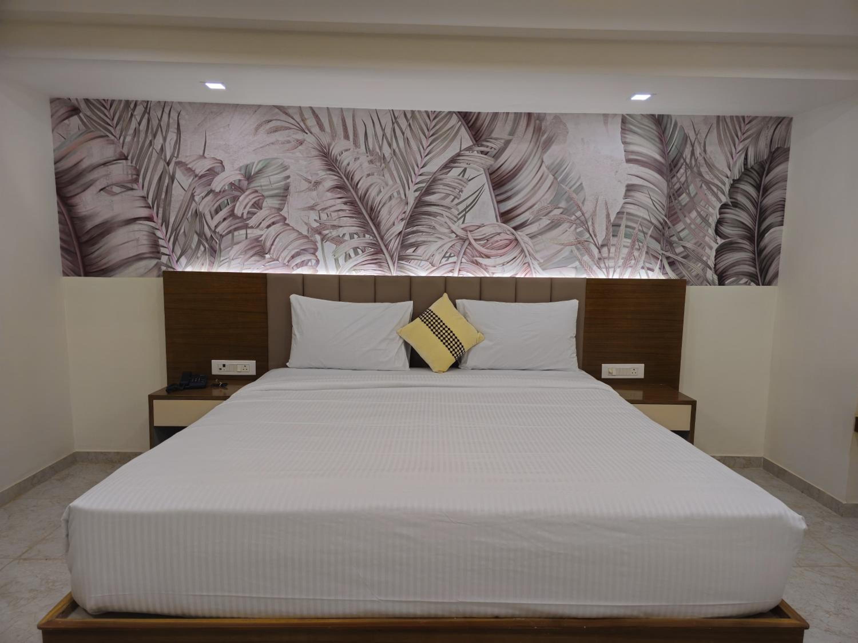 Deluxe King Room photo 3