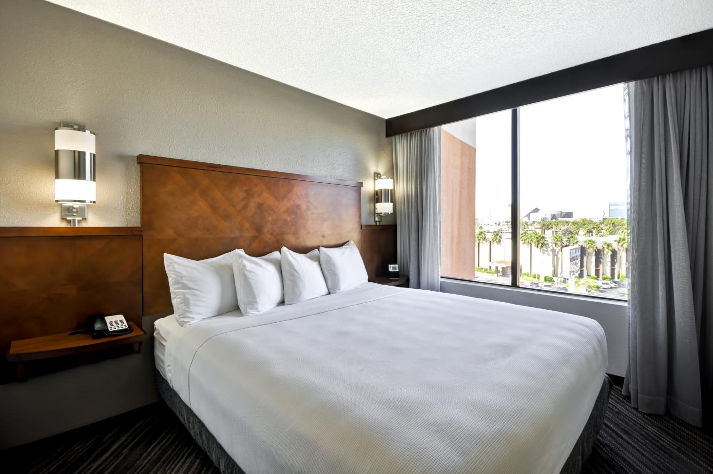 King Room with Sofa Bed - High Floor