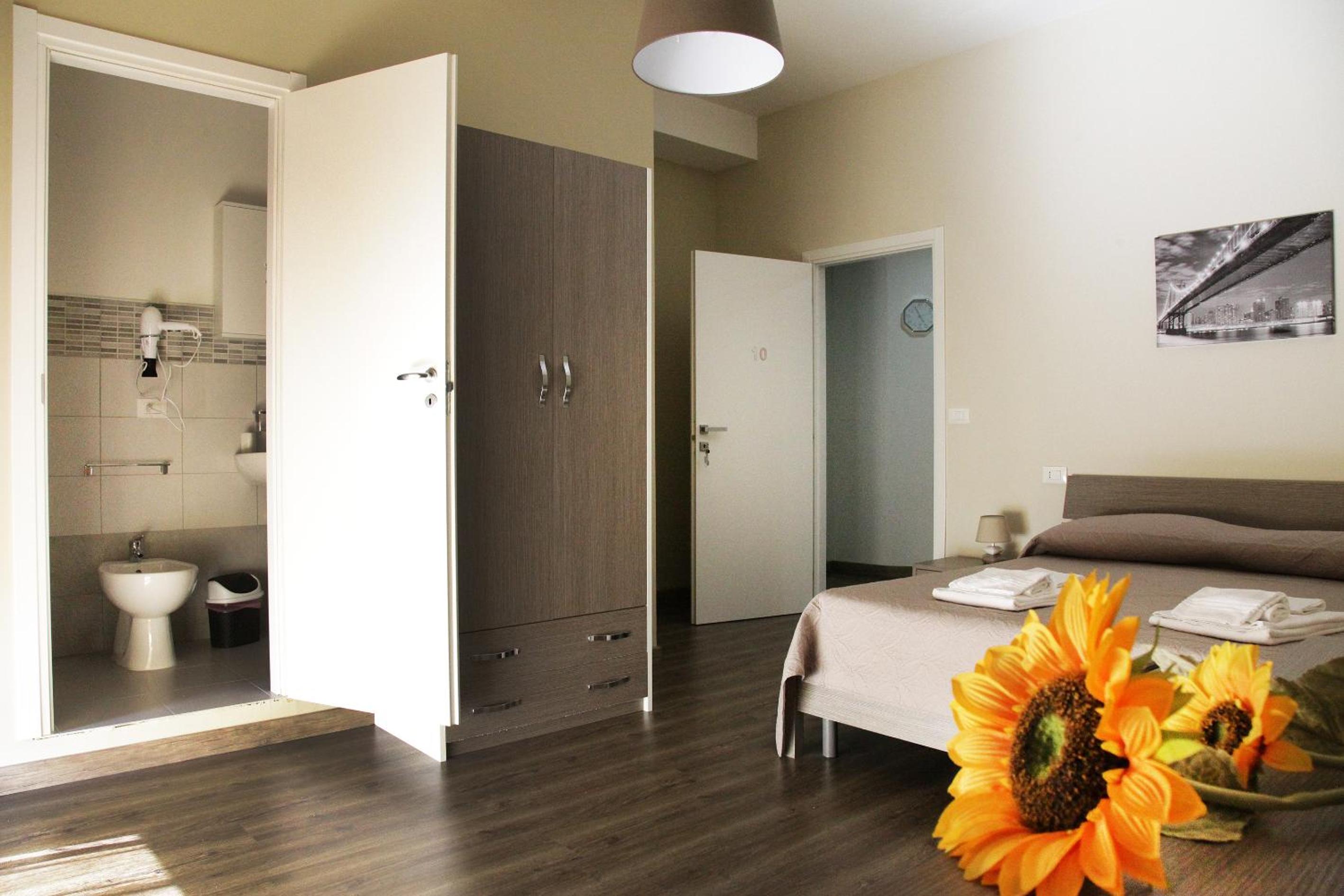 Double Room with Private Bathroom photo 3