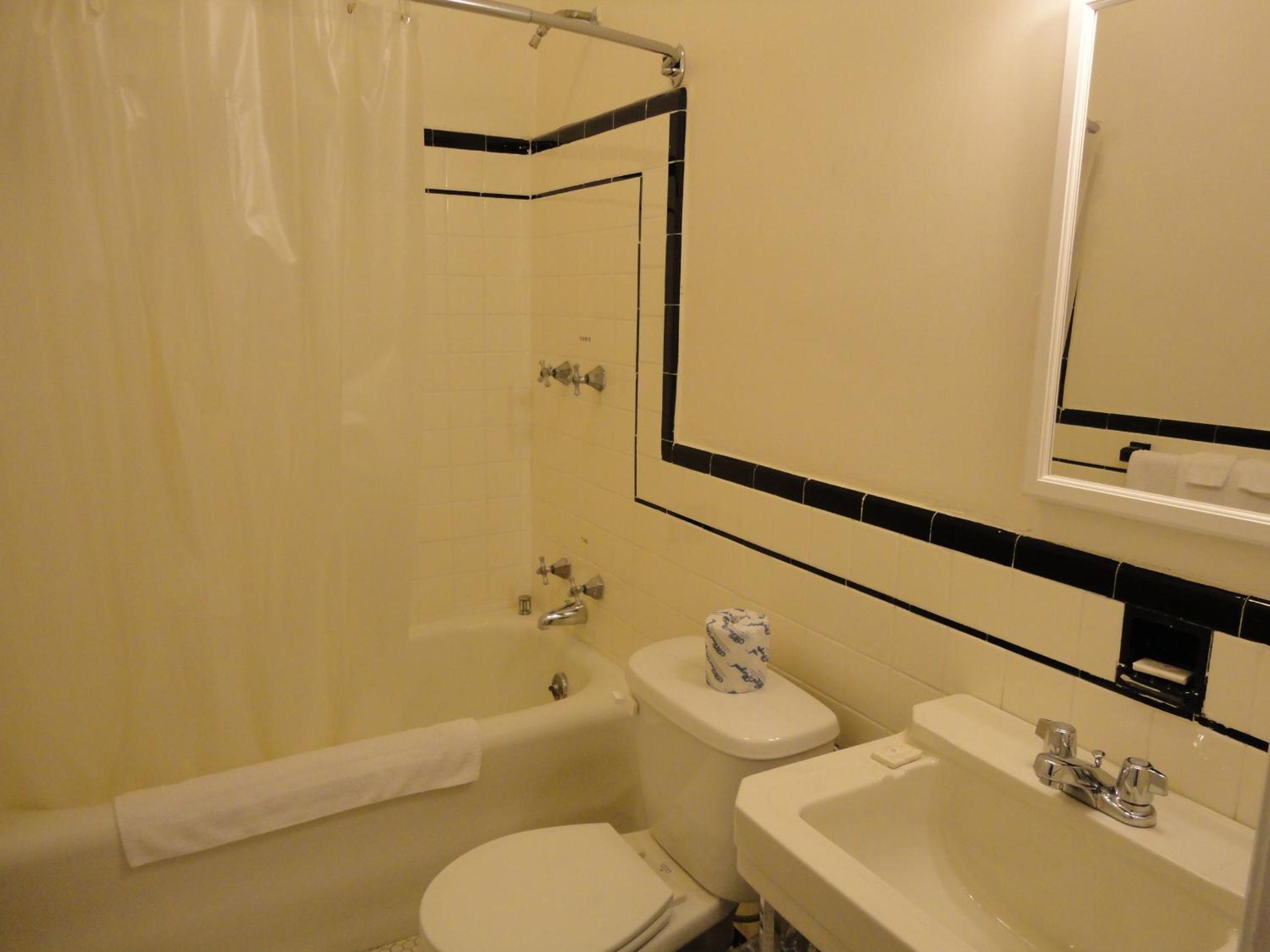 Double Room with Two Double Beds - Photo 7