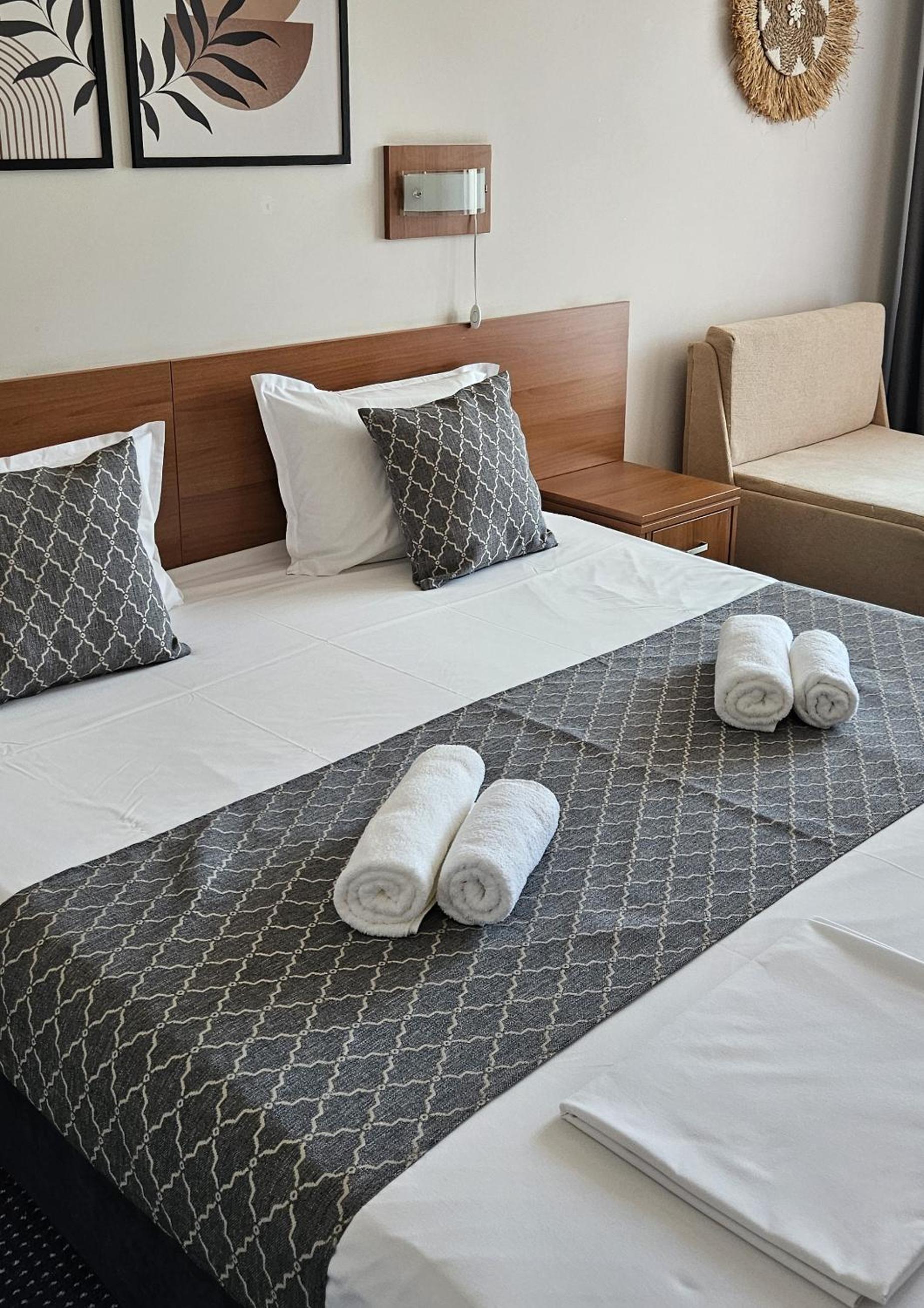 Double or Twin Room with Balcony photo 1
