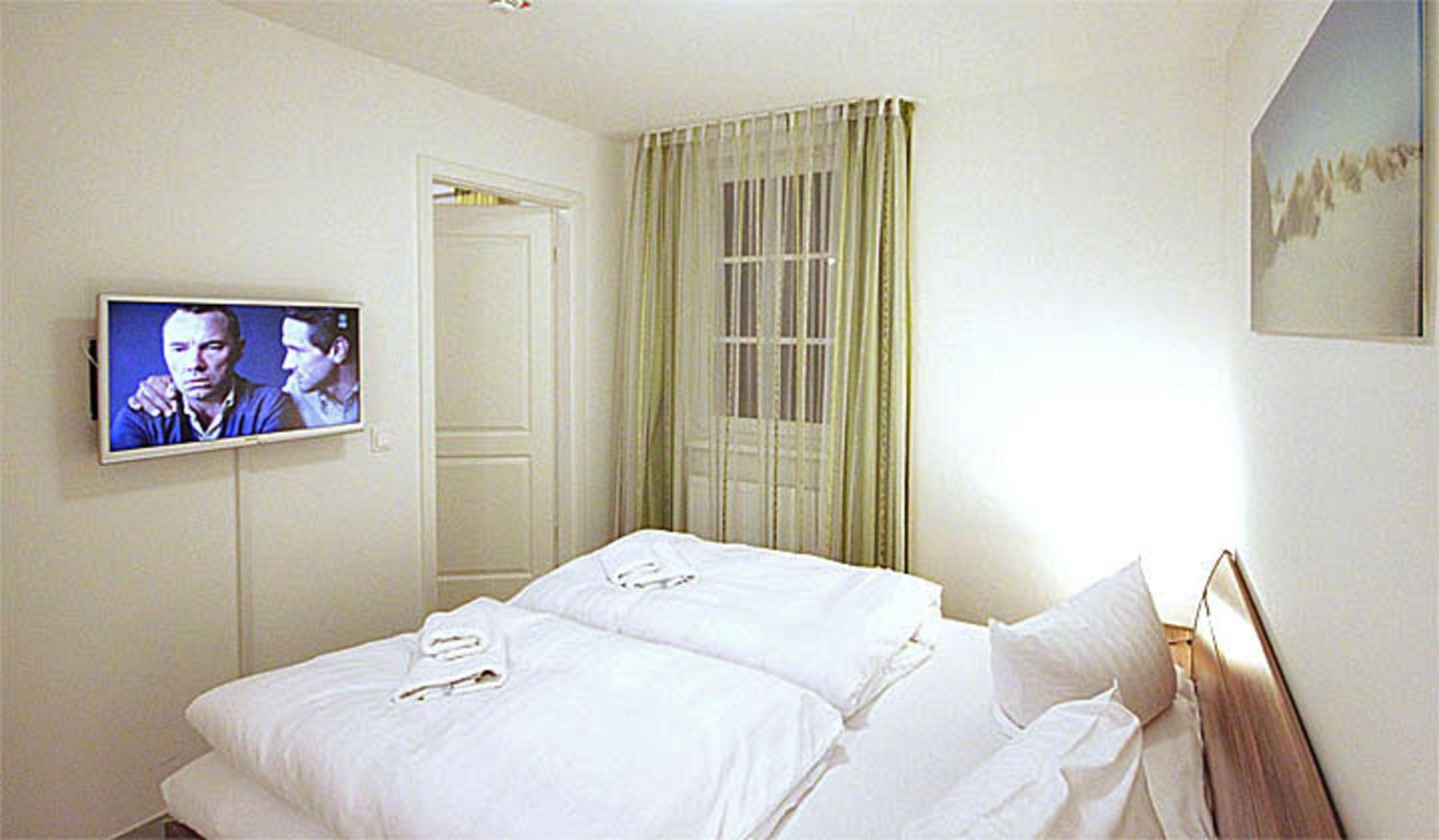 One-Bedroom Apartment with Balcony photo 2