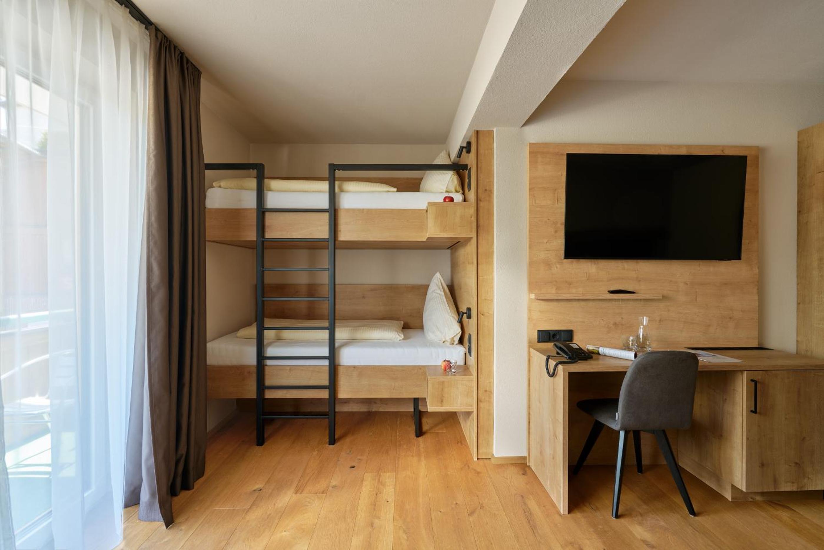 Deluxe Room - Photo 2