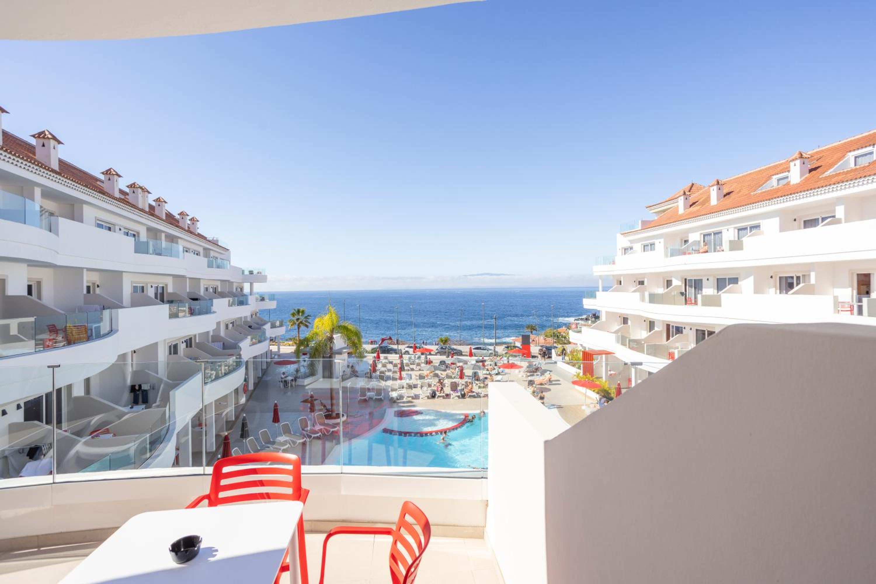 The Loop suite sea view photo 2