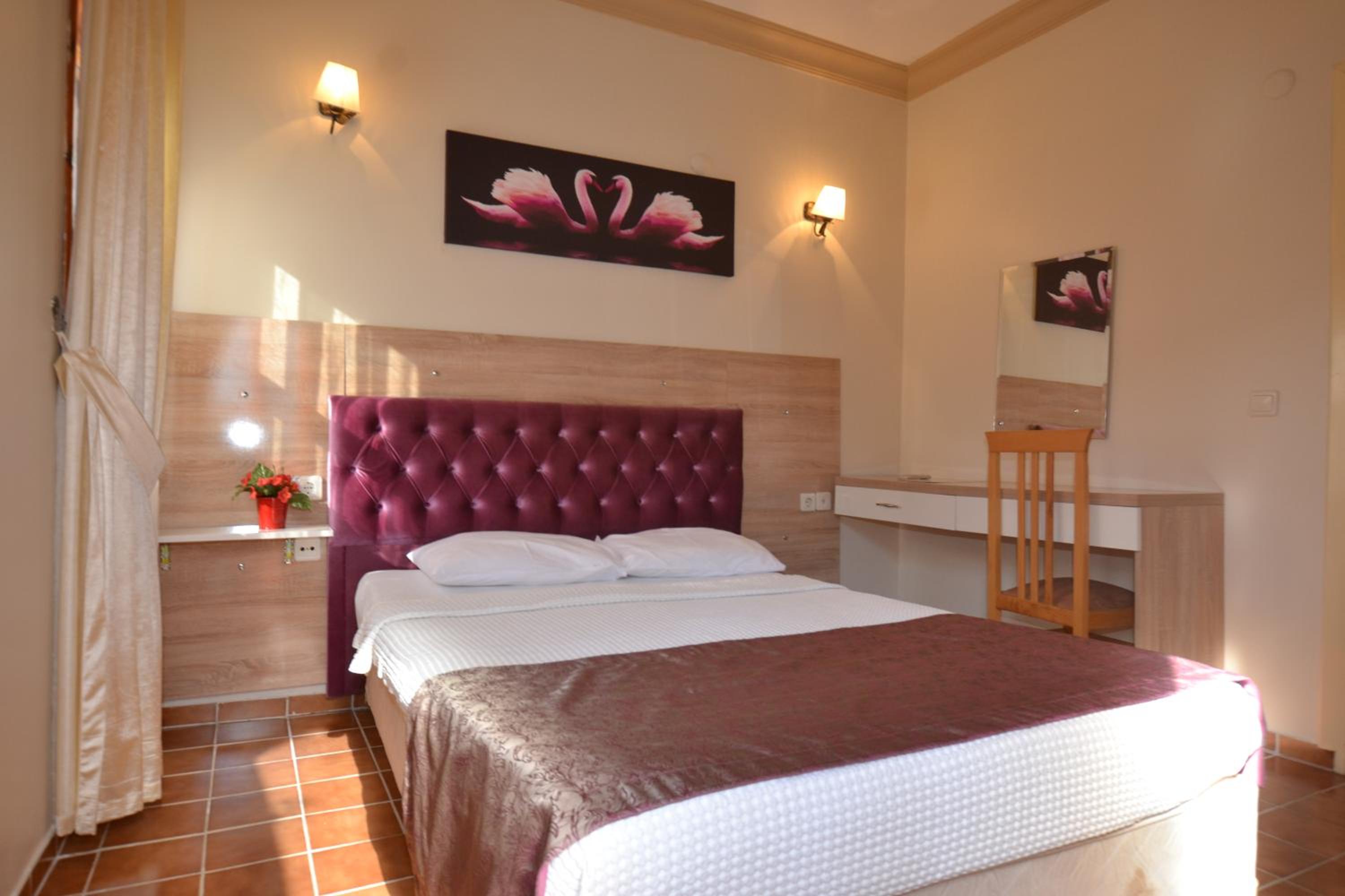 Double Room - Photo 5