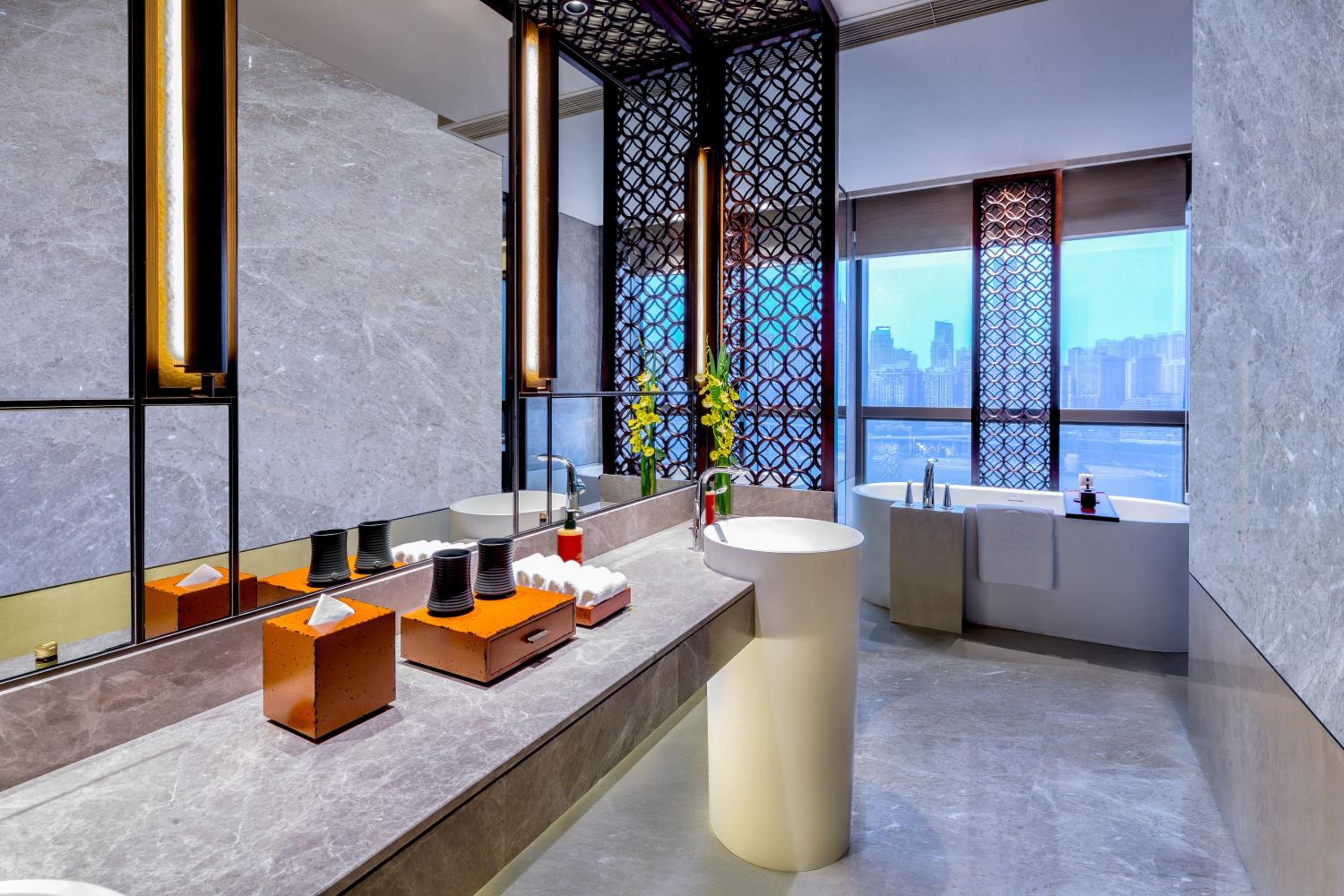 Regent Club King Room with River View