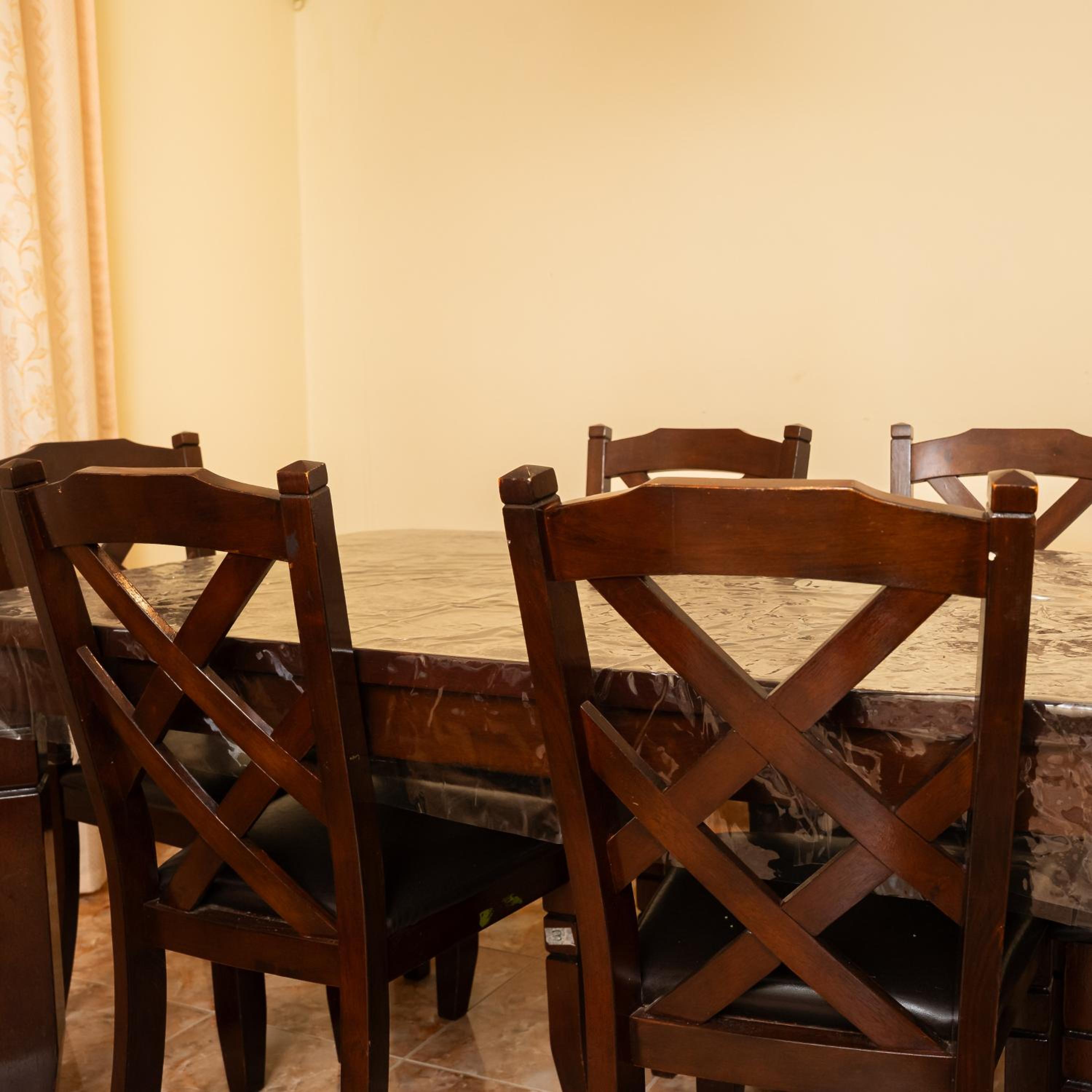 Three-Bedroom Apartment with Balcony - Photo 17