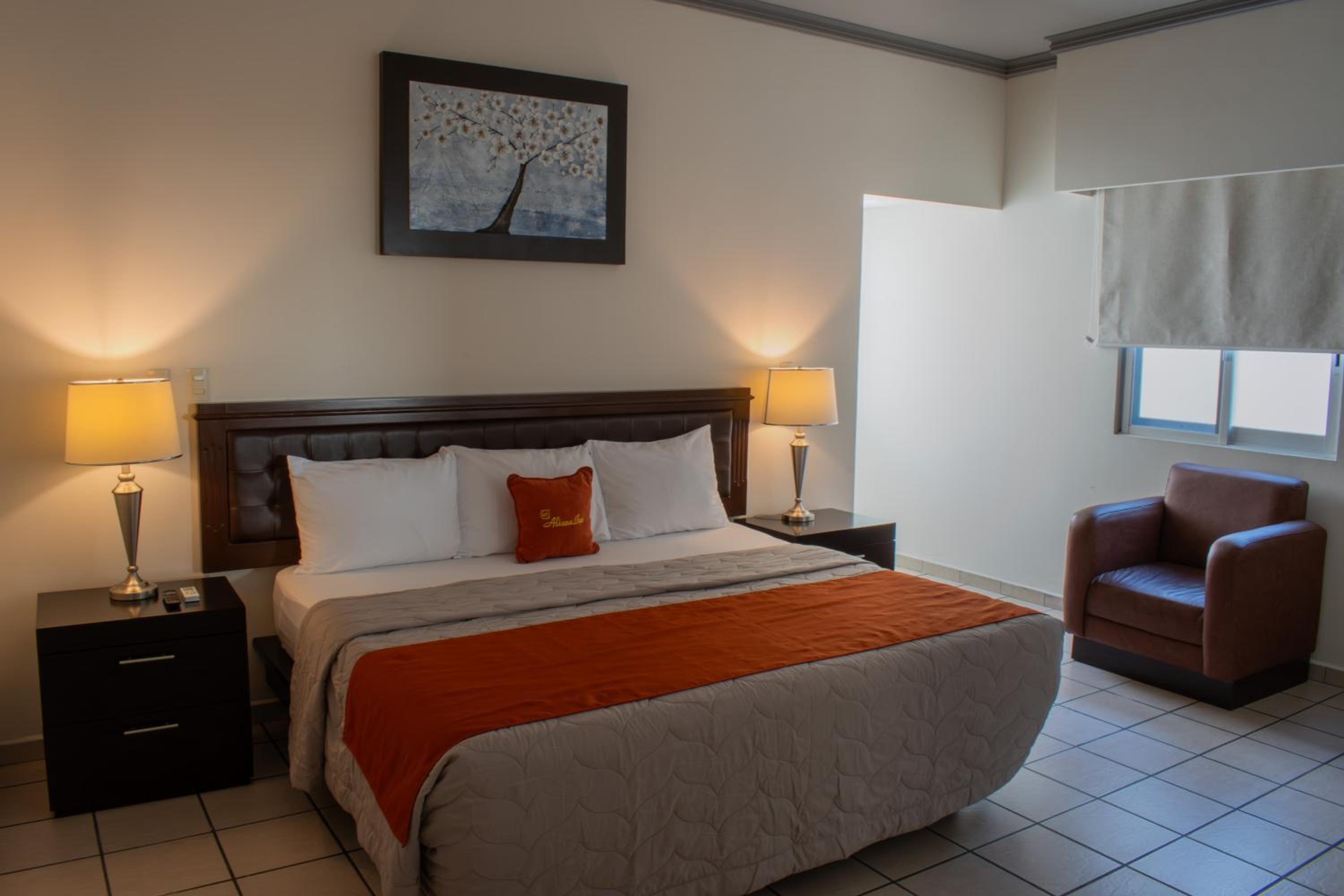 Standard King Room photo 3