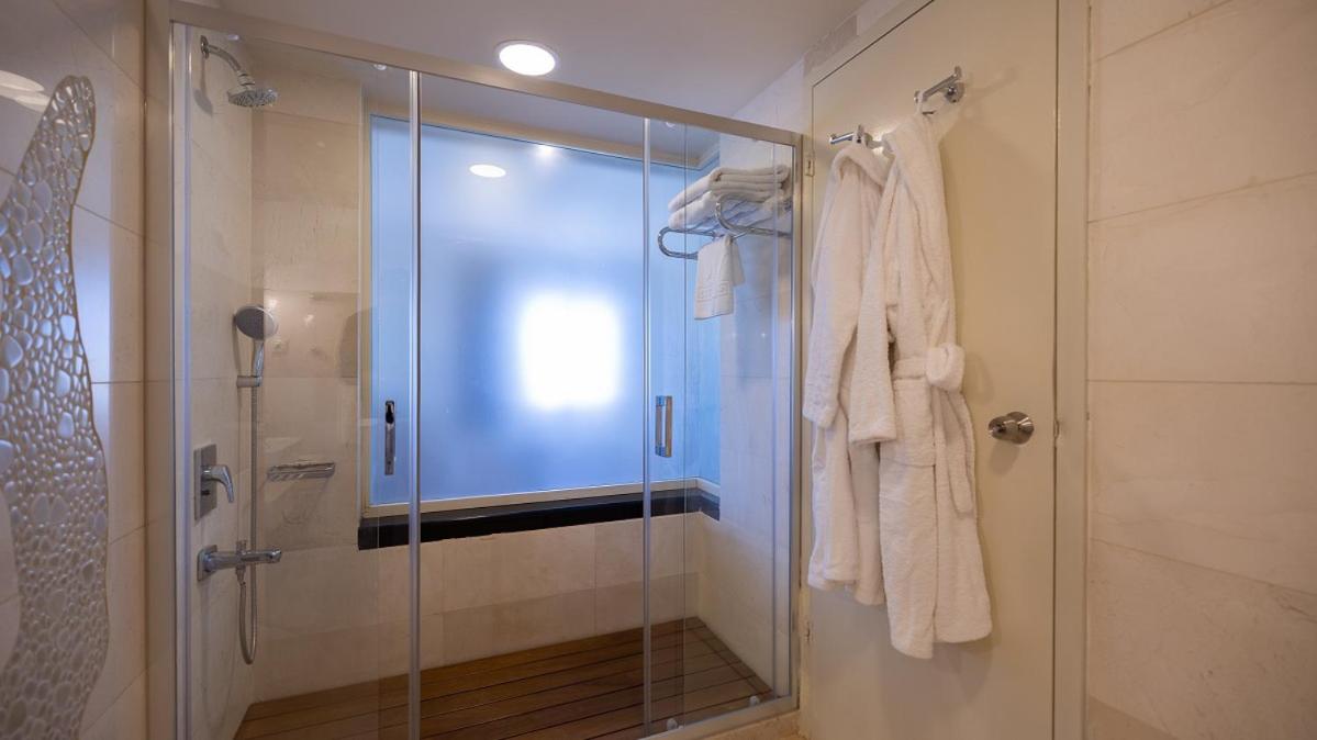 Junior Suite with Balcony