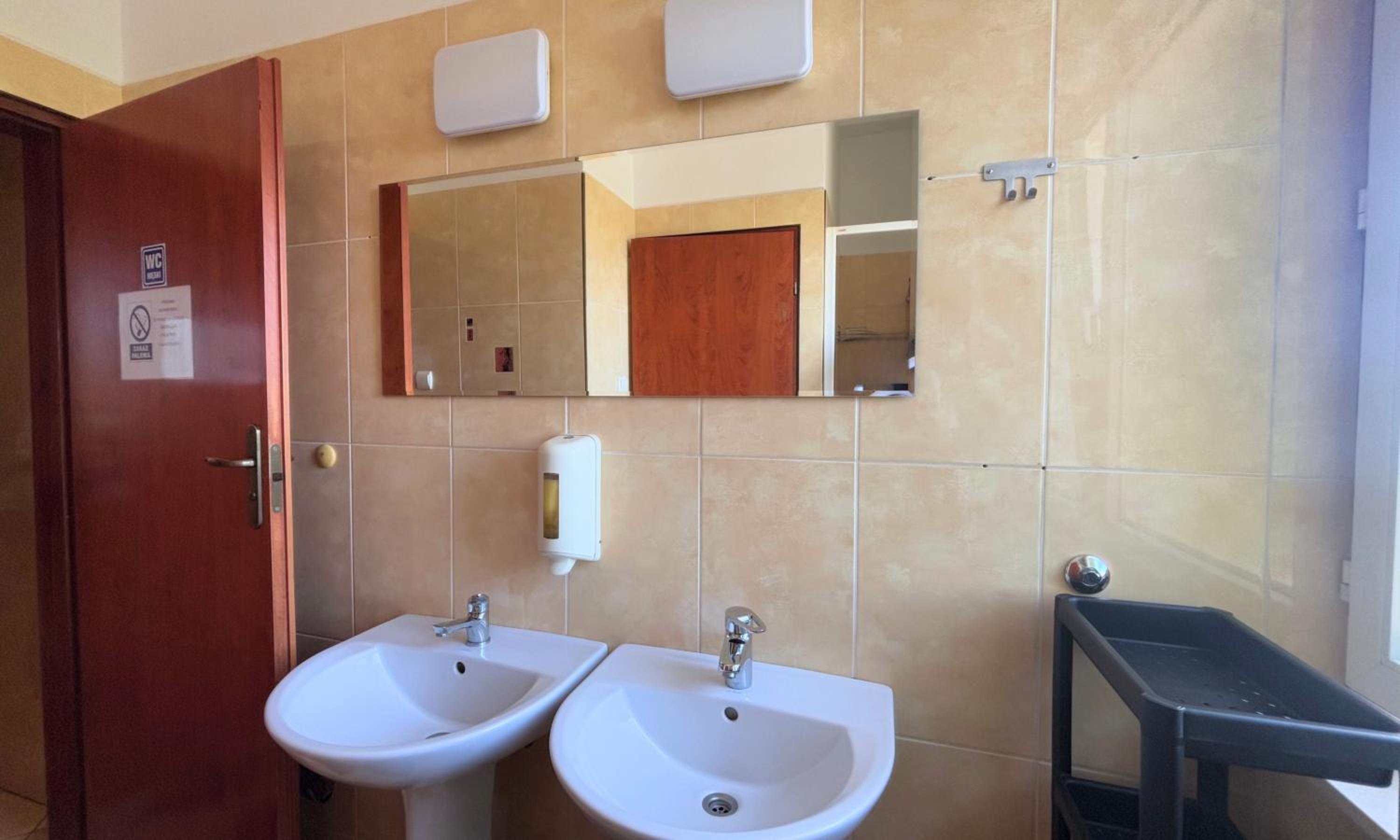 Quadruple Room with Shared Bathroom photo 3
