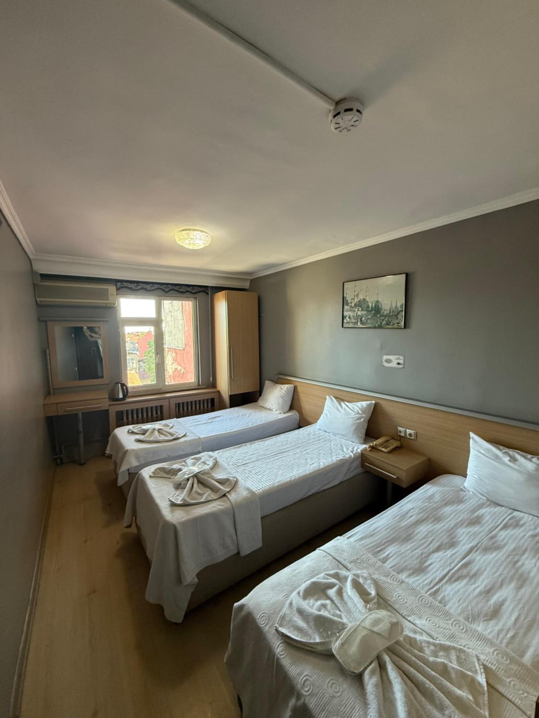 Economy Double Room photo 2