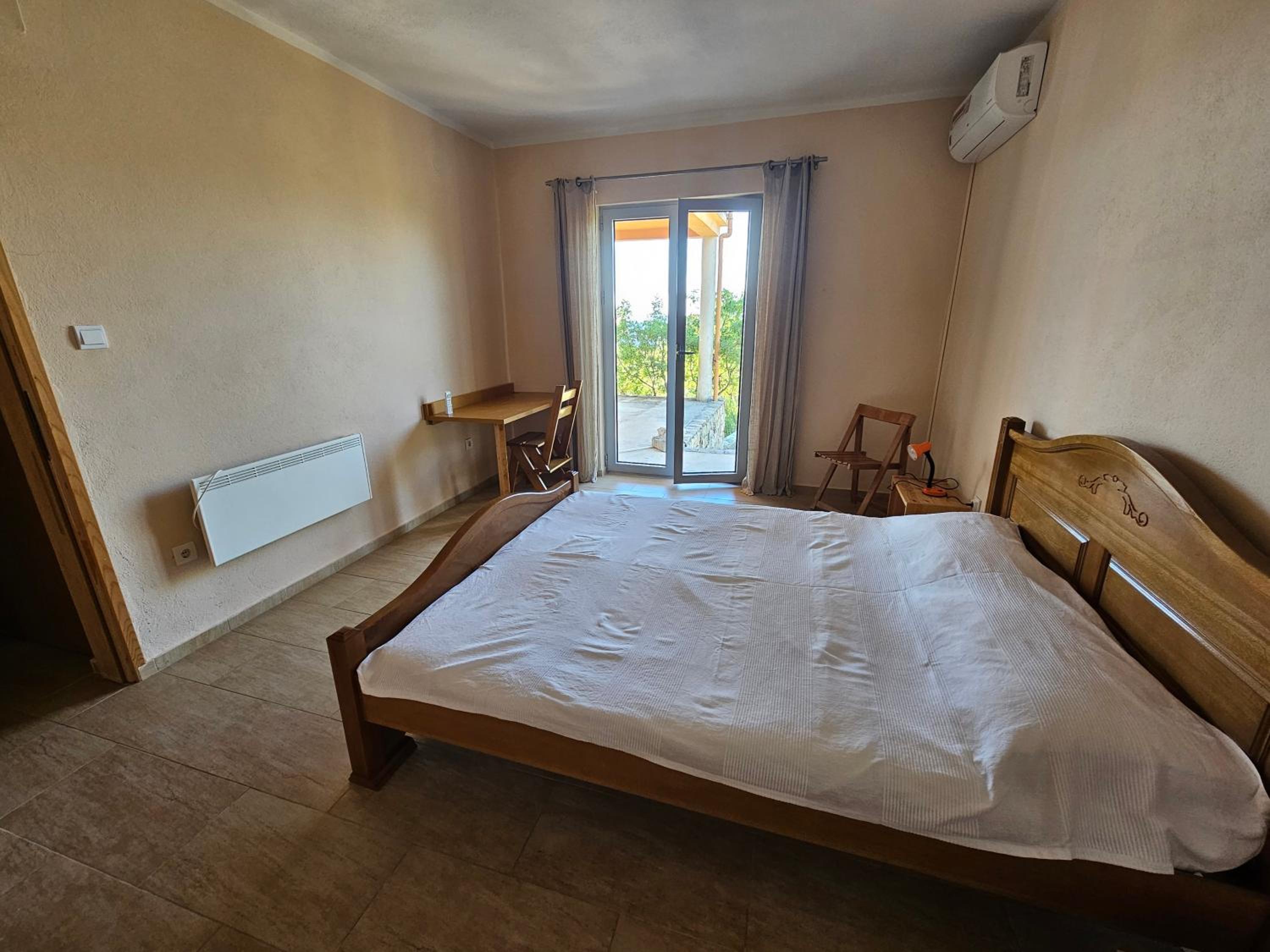 One-Bedroom House photo 2