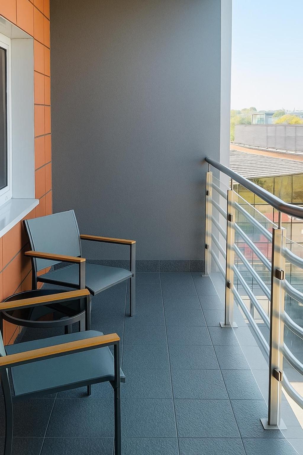 Junior Suite with Balcony - Photo 8