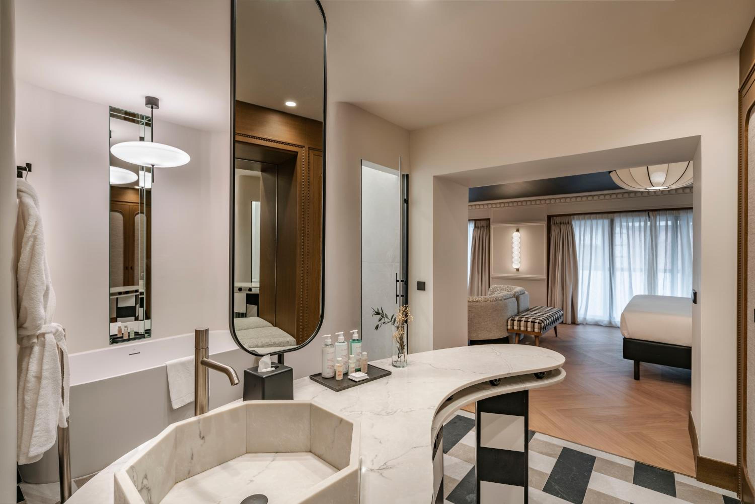 Deluxe Suite