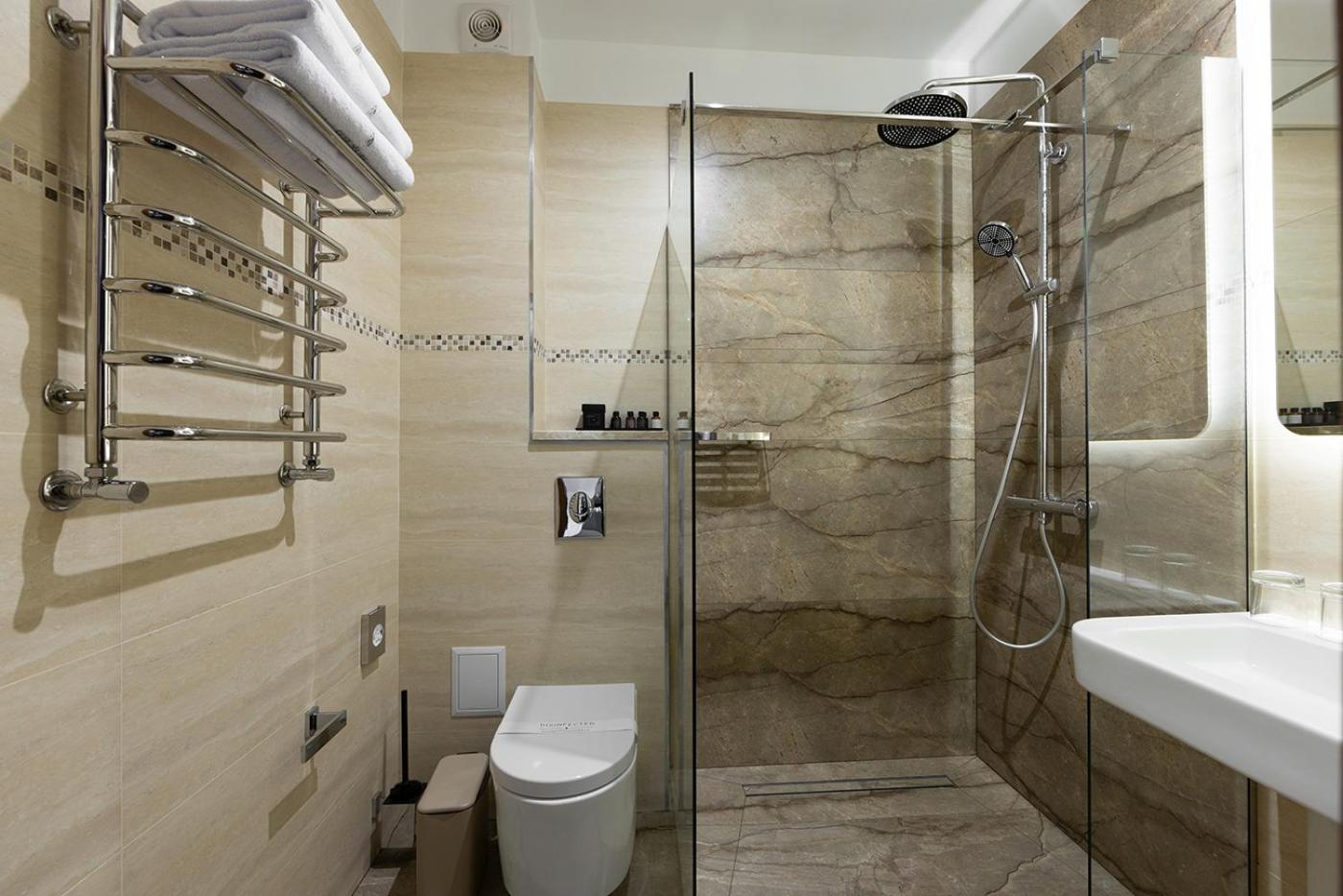 Large Double Room photo 3