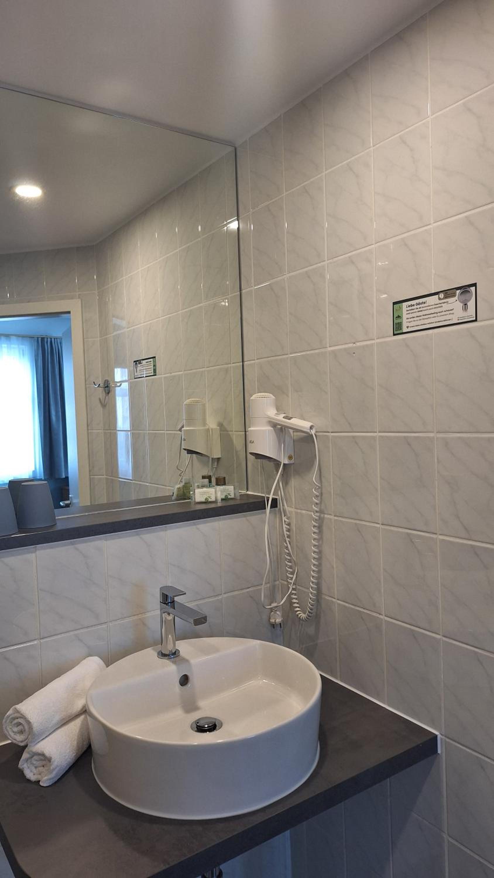 Single Room photo 3