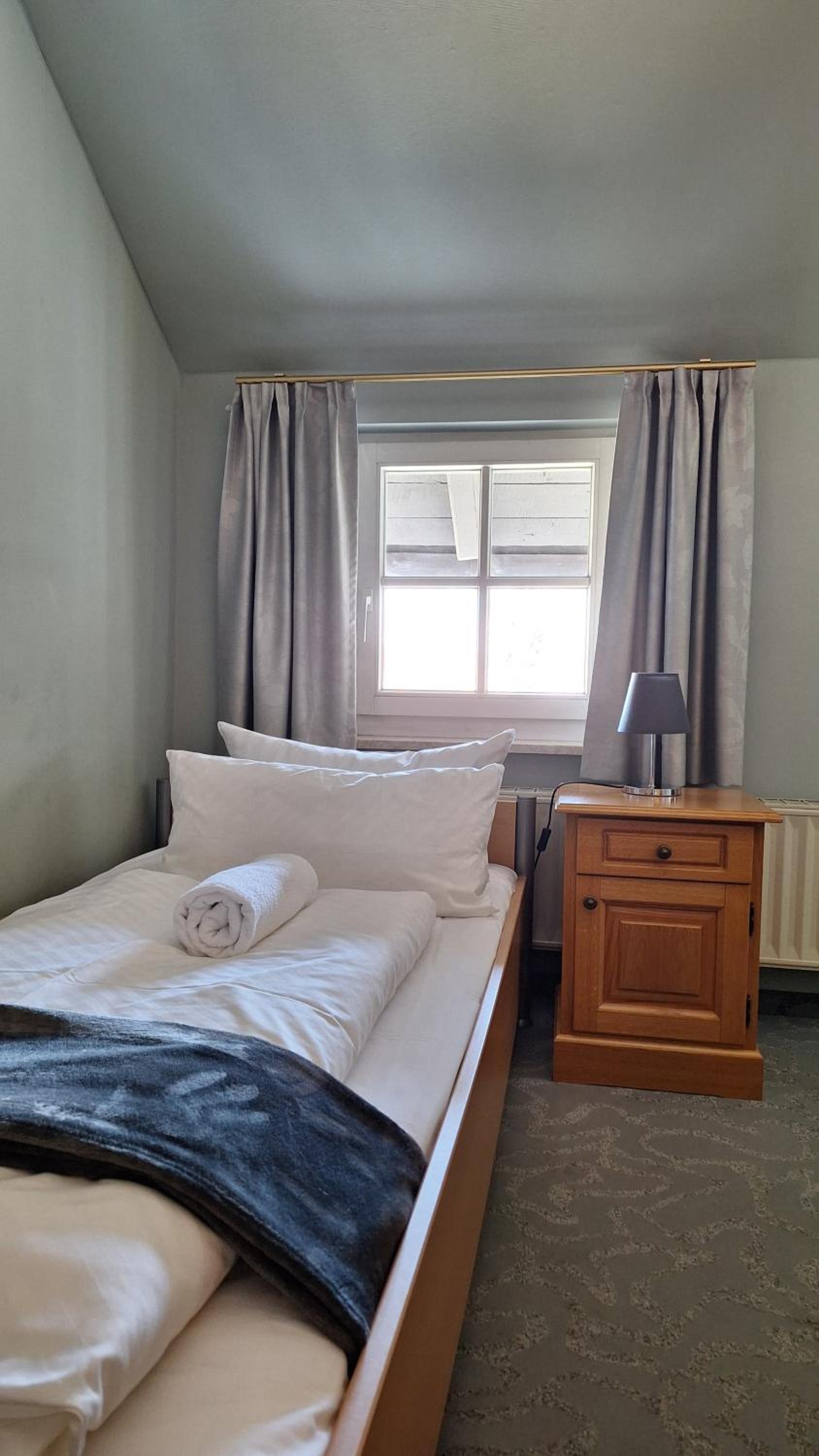 Single Room photo 2