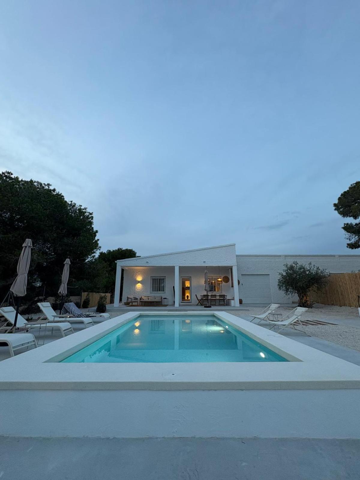 Three-Bedroom Villa photo 3