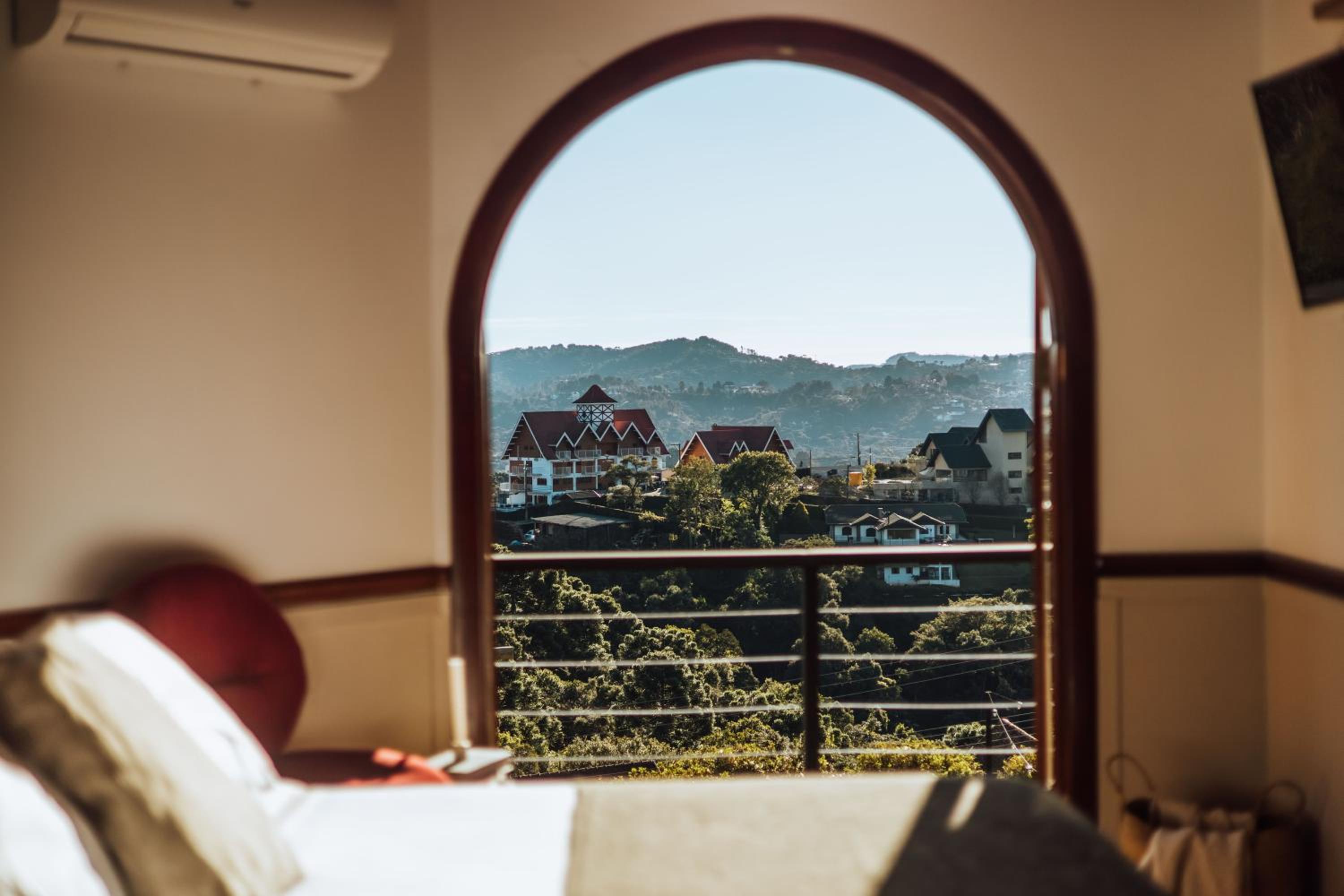 Suite with Mountain View photo 2