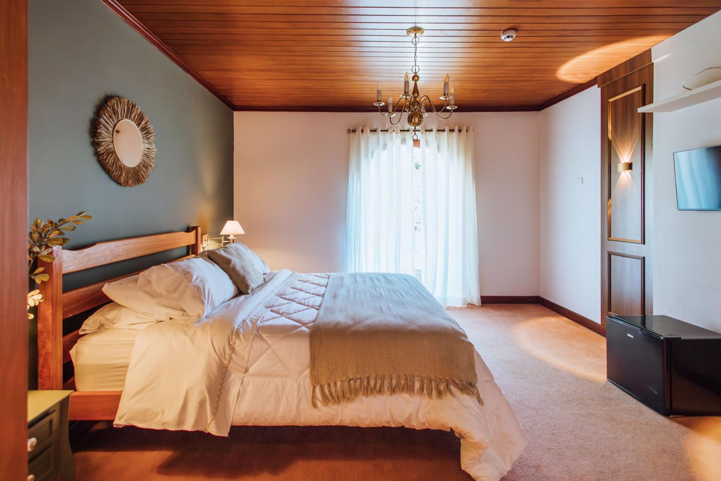 Suite with Mountain View photo 3