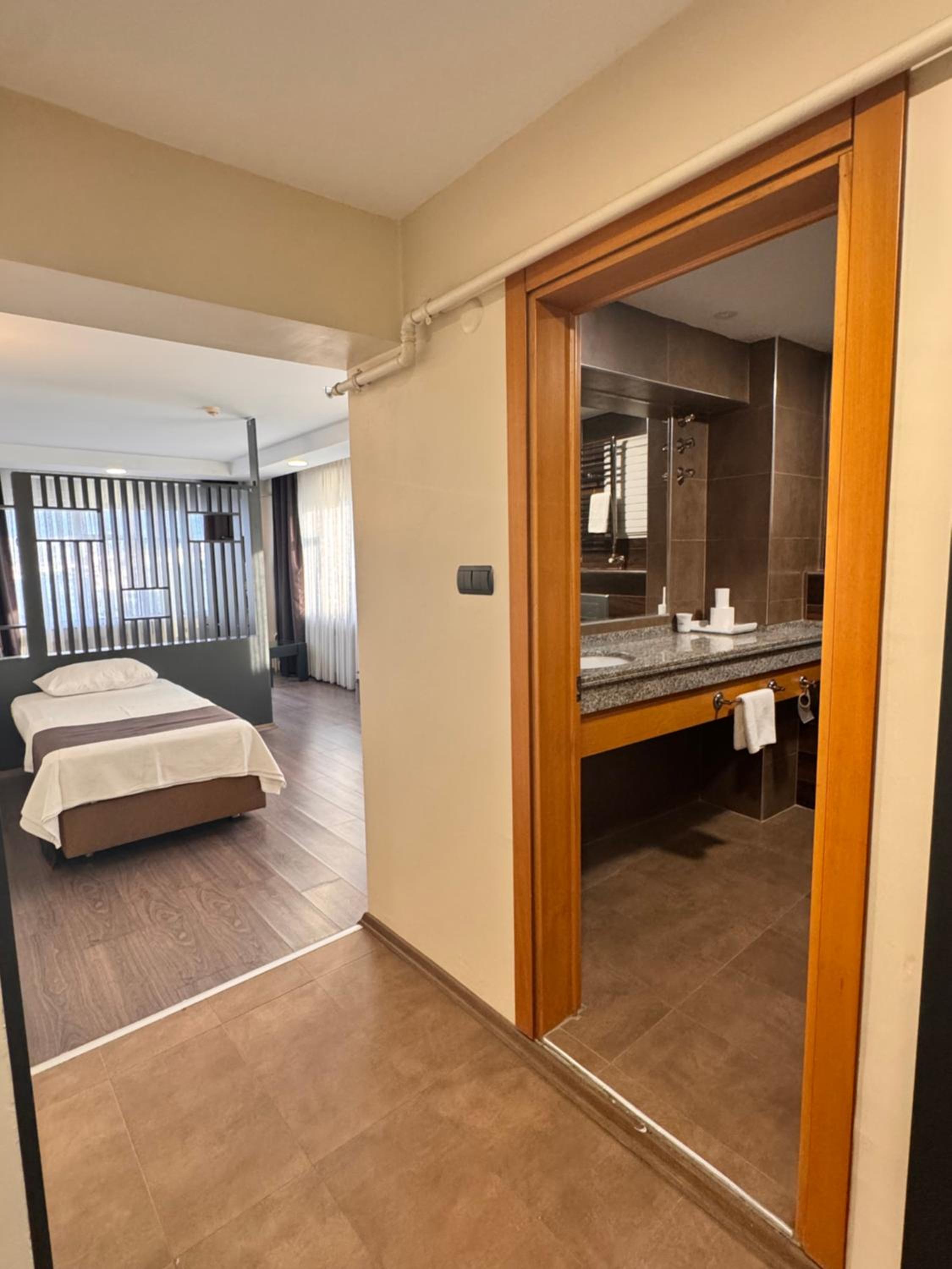 Junior Suite with Sea View - Photo 6