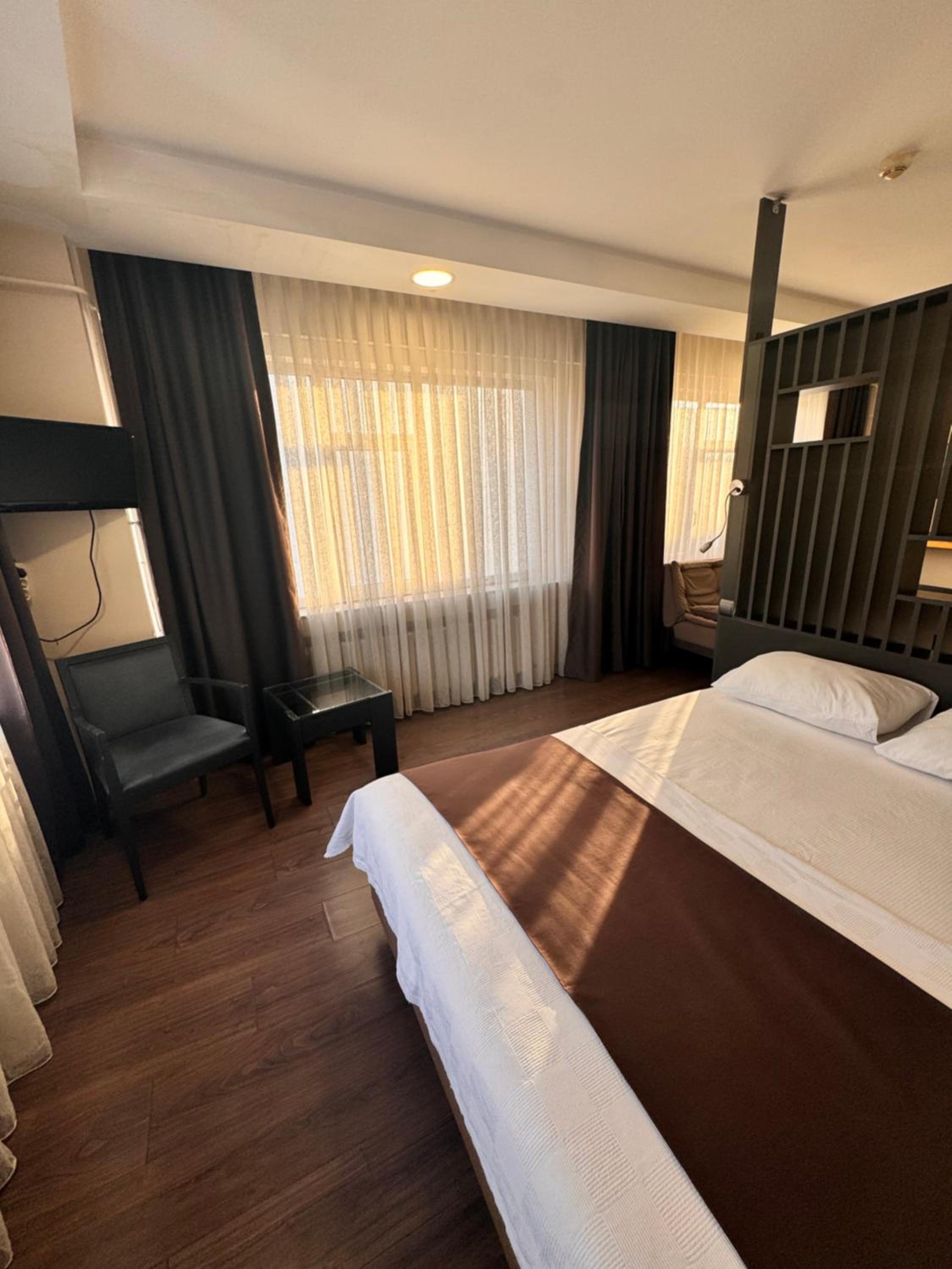 Junior Suite with Sea View - Photo 7
