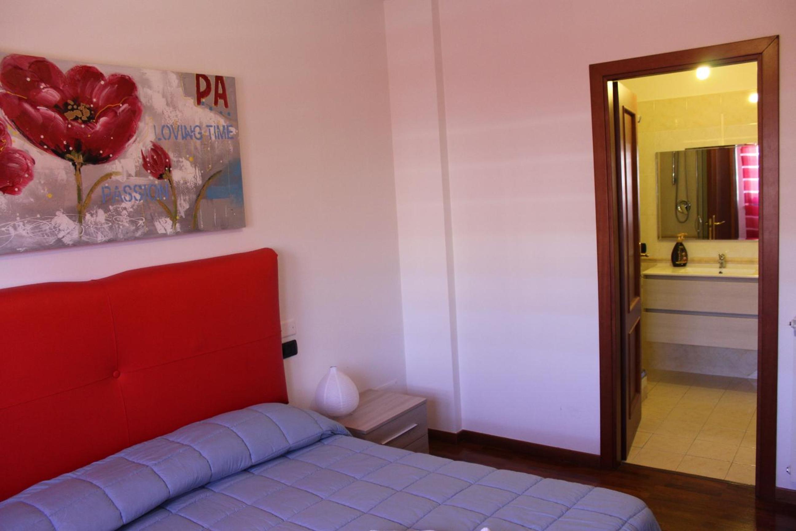 Double Room with Private Bathroom - Photo 4