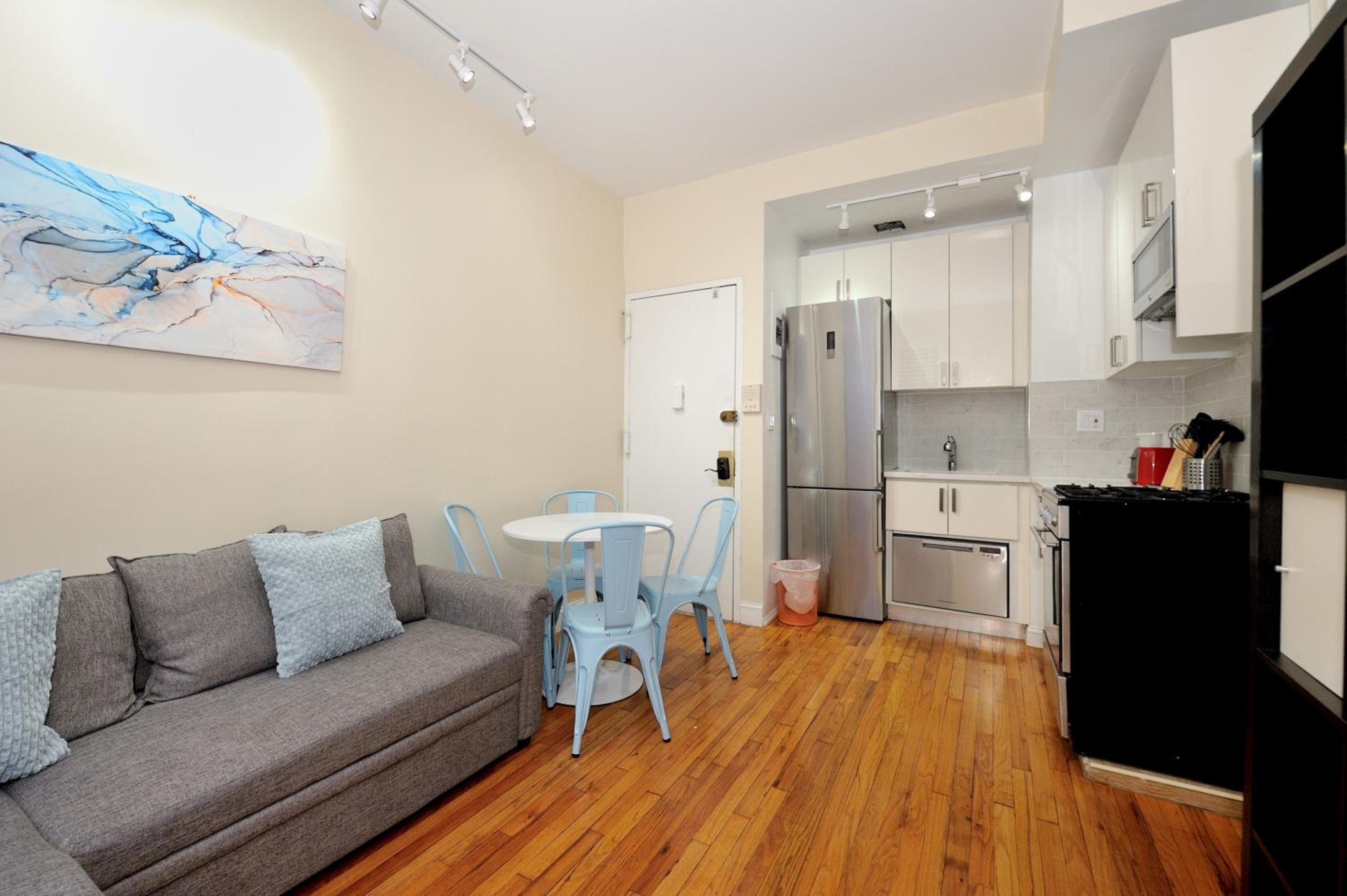 Apartment photo 1