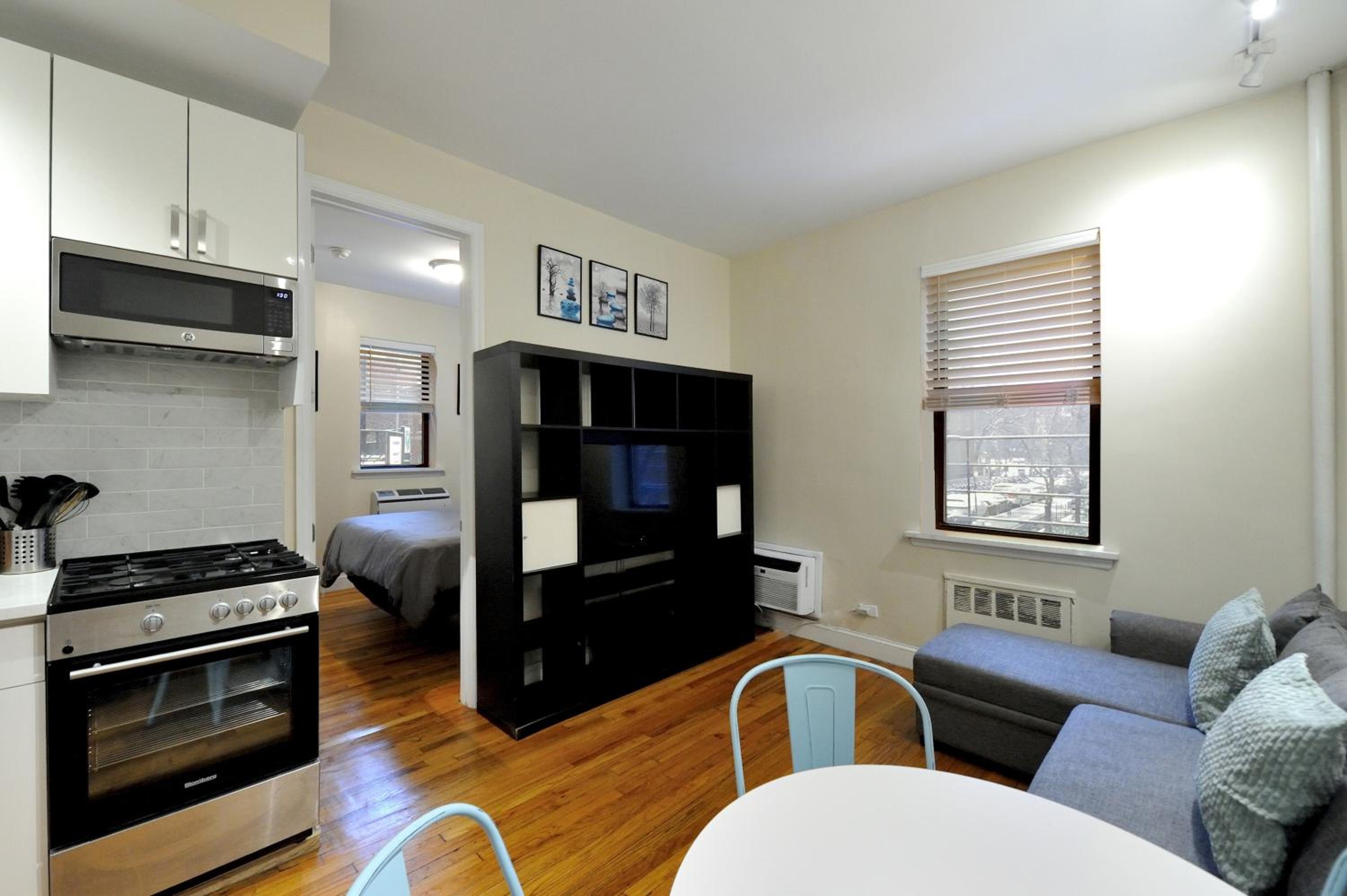 Apartment photo 2