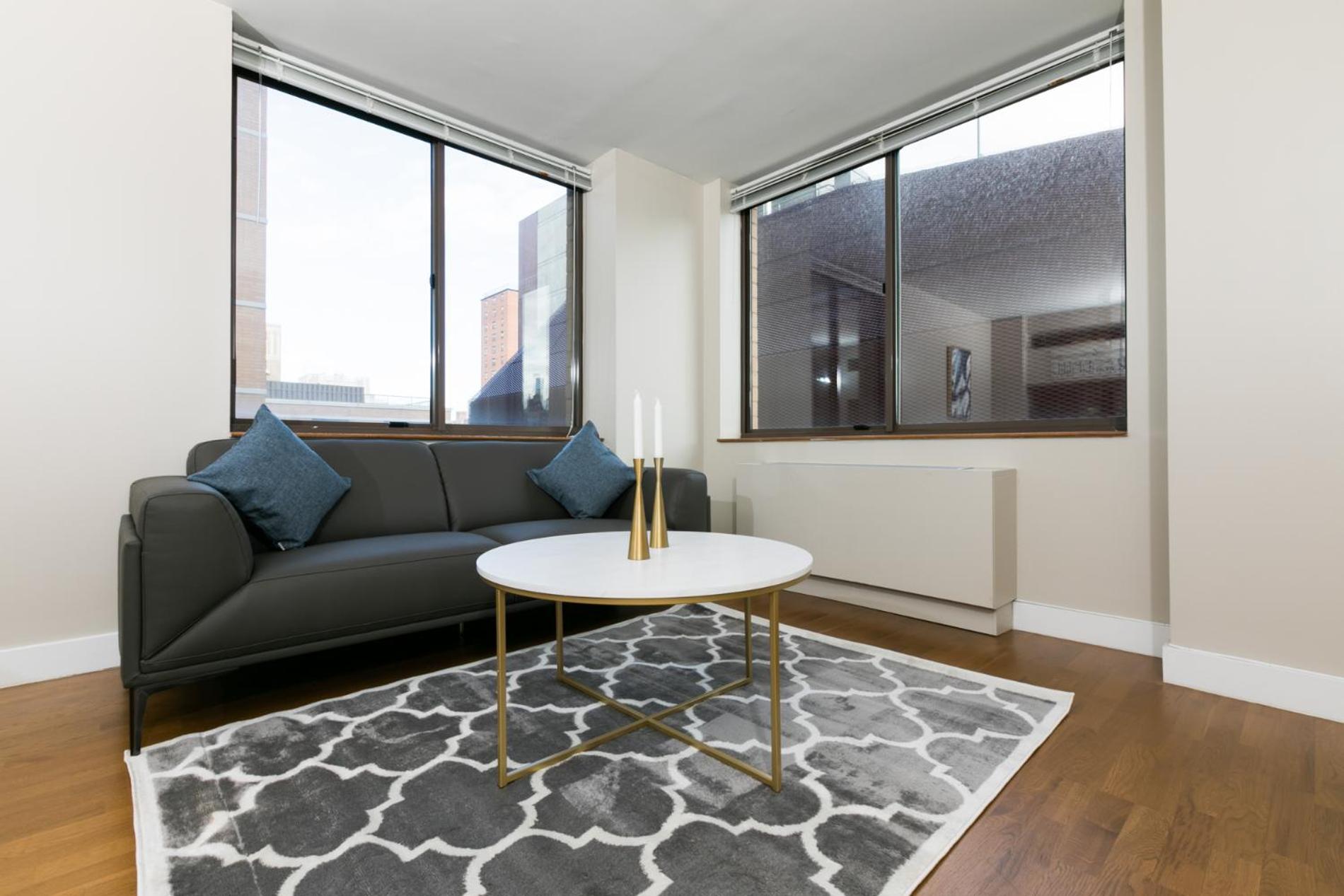 Apartment photo 2