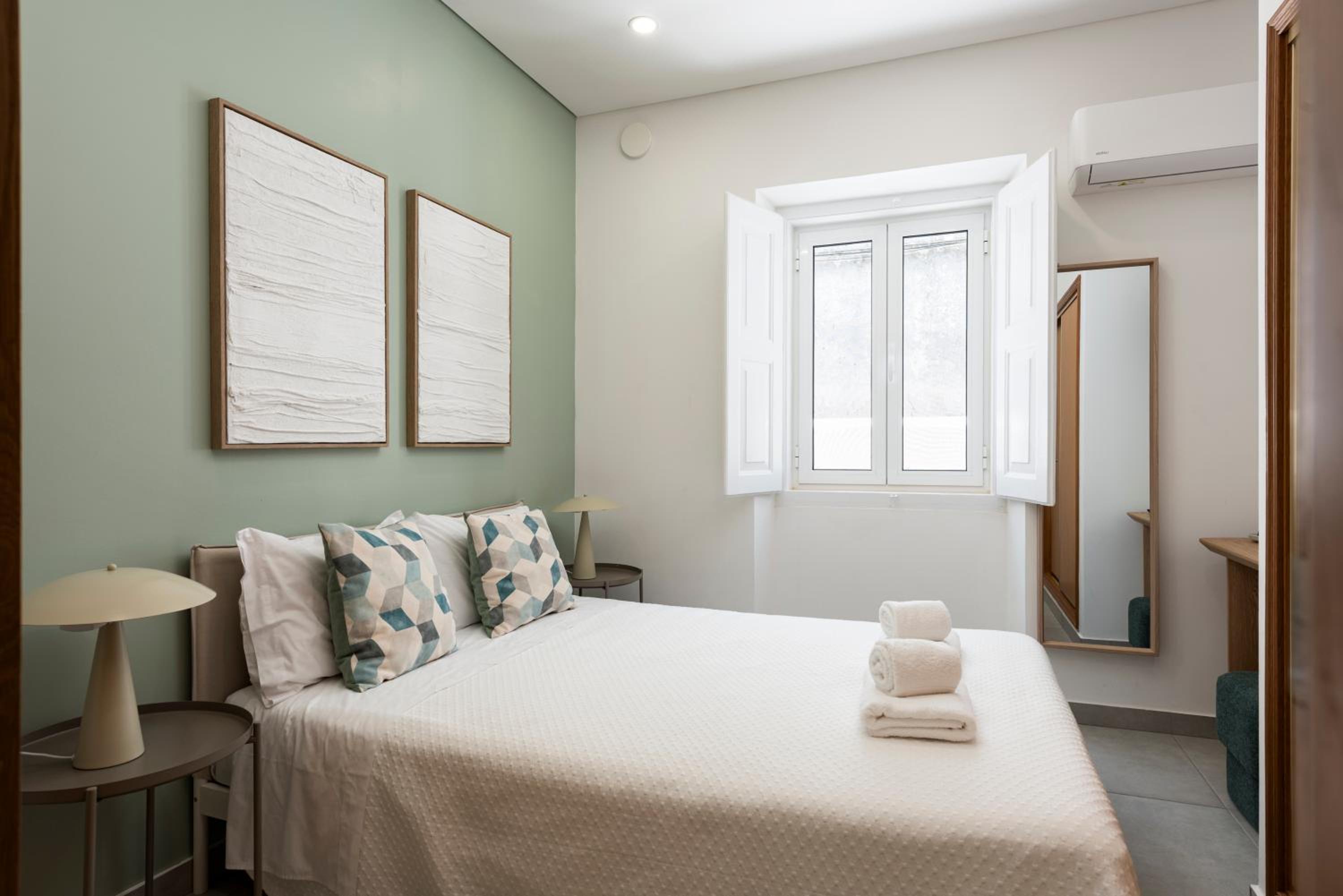 Double Room with Shared Bathroom photo 1