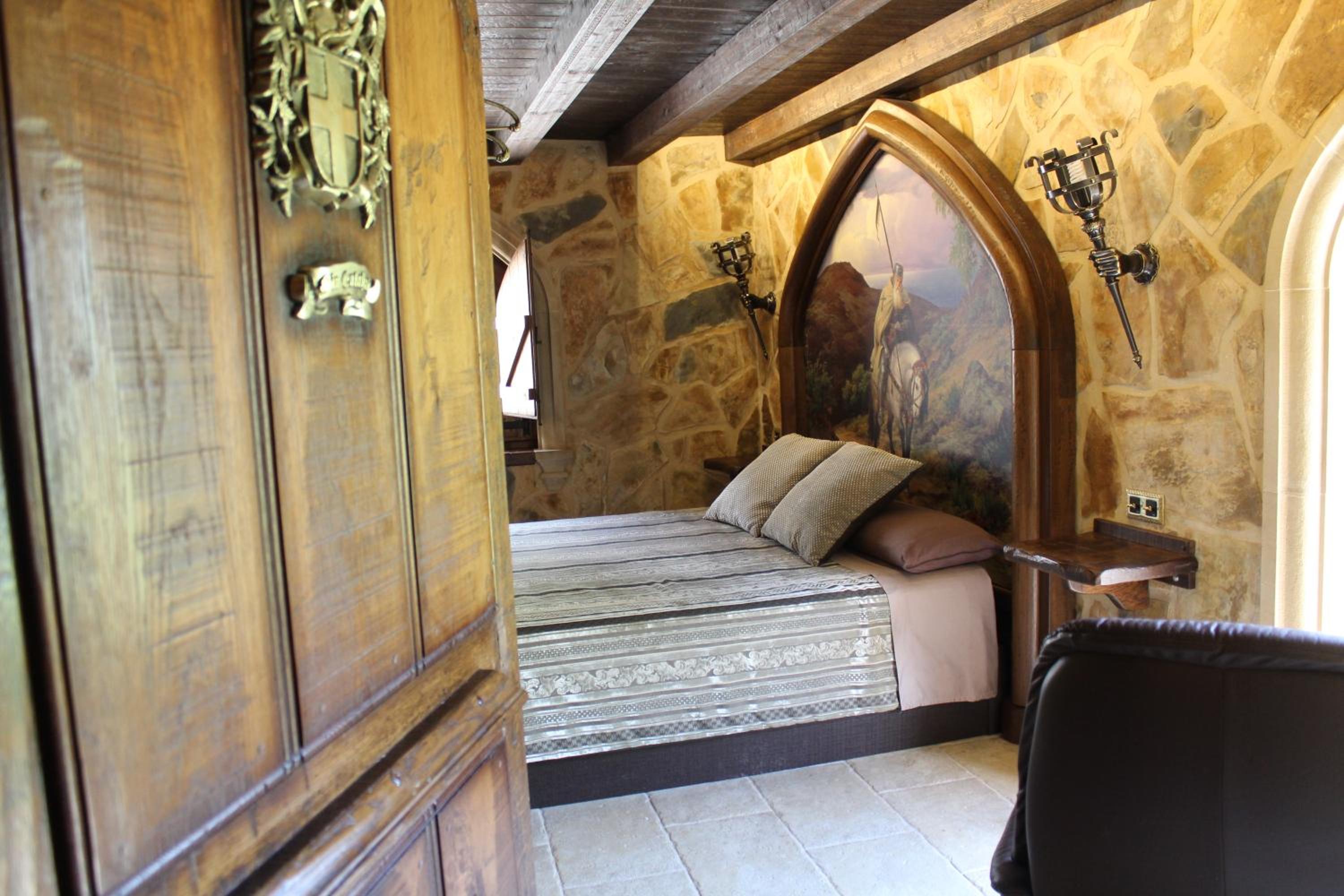 Deluxe King Room With Panoramic View - Photo 15