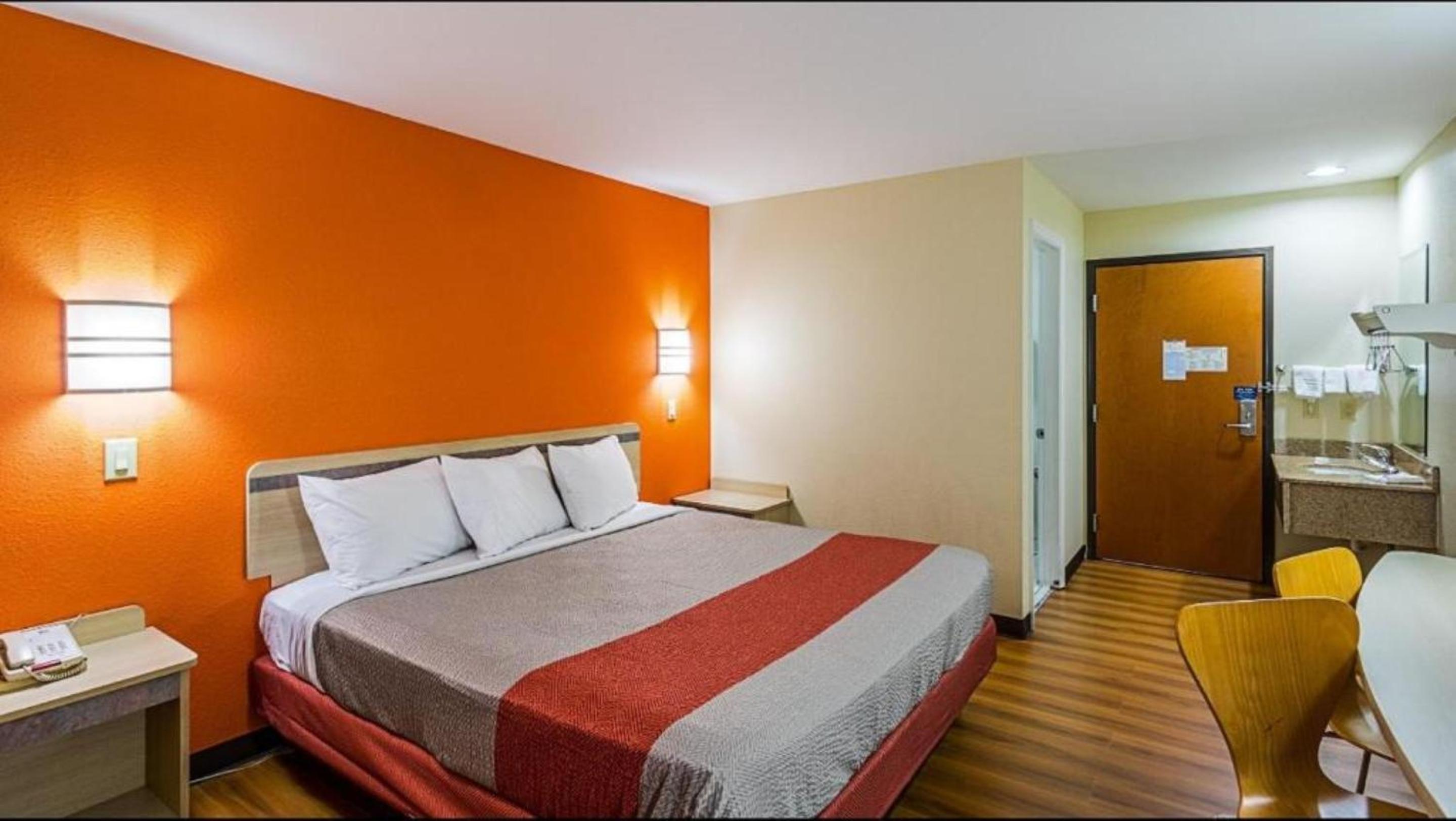 Double Room - Photo 2
