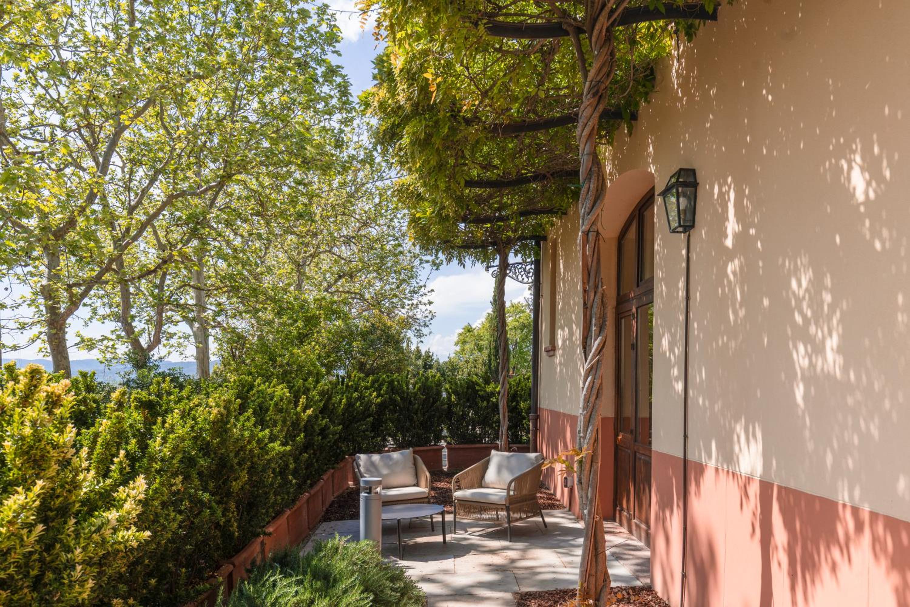 Suite with Garden View - Photo 2