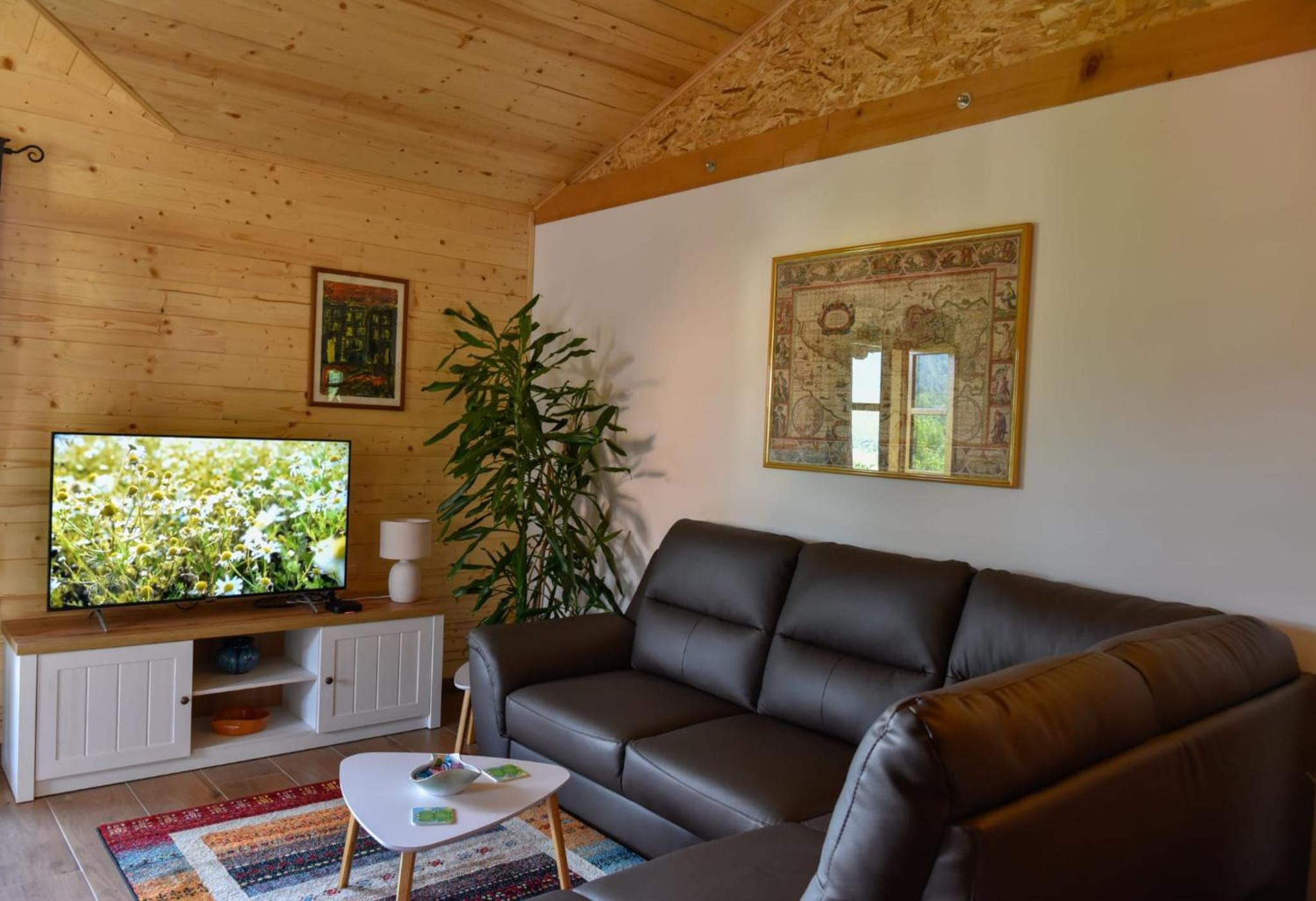 Two-Bedroom Deluxe Apartment with Balcony