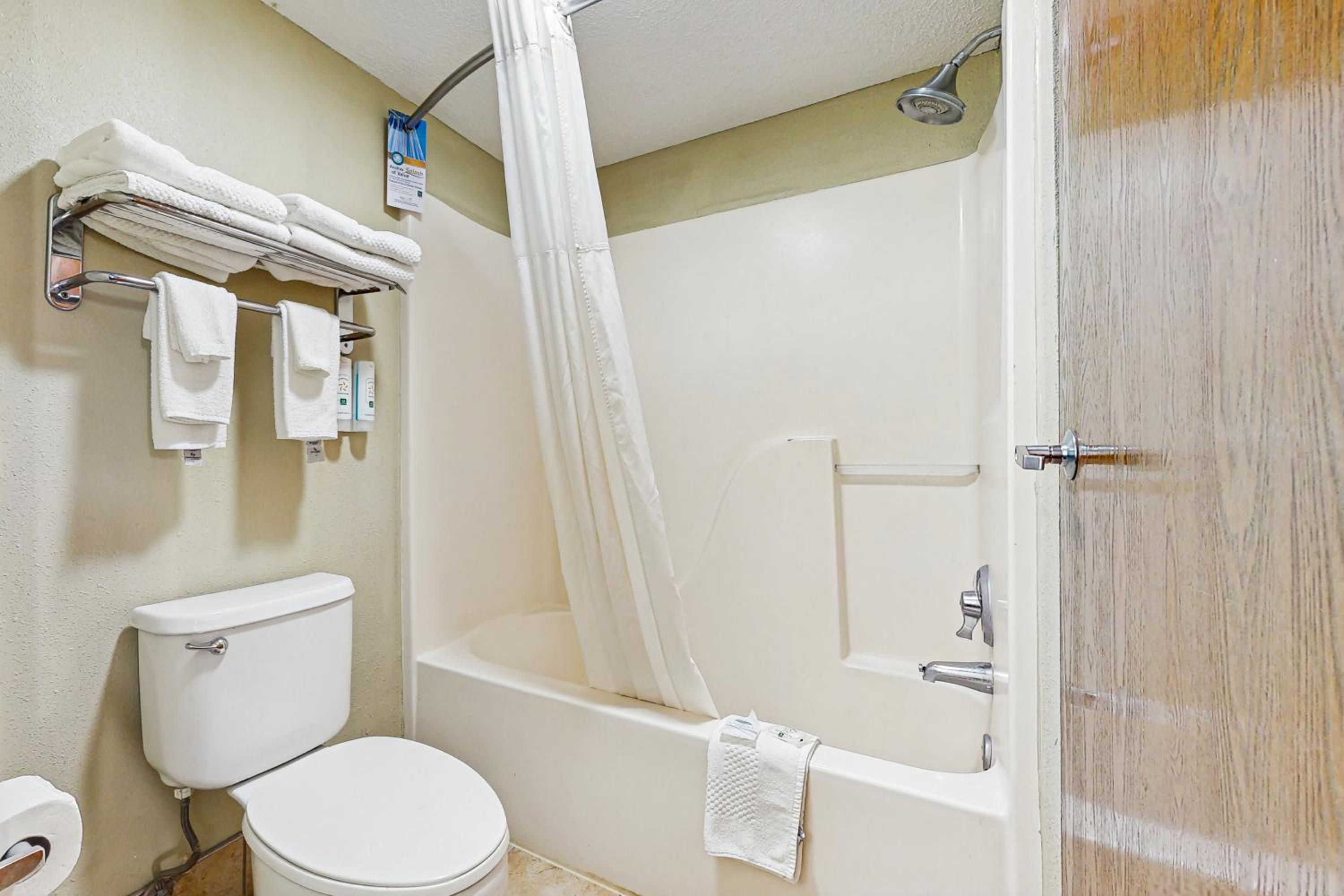 Queen Room with Two Queen Beds - Pet-Friendly/Non-Smoking - Photo 1